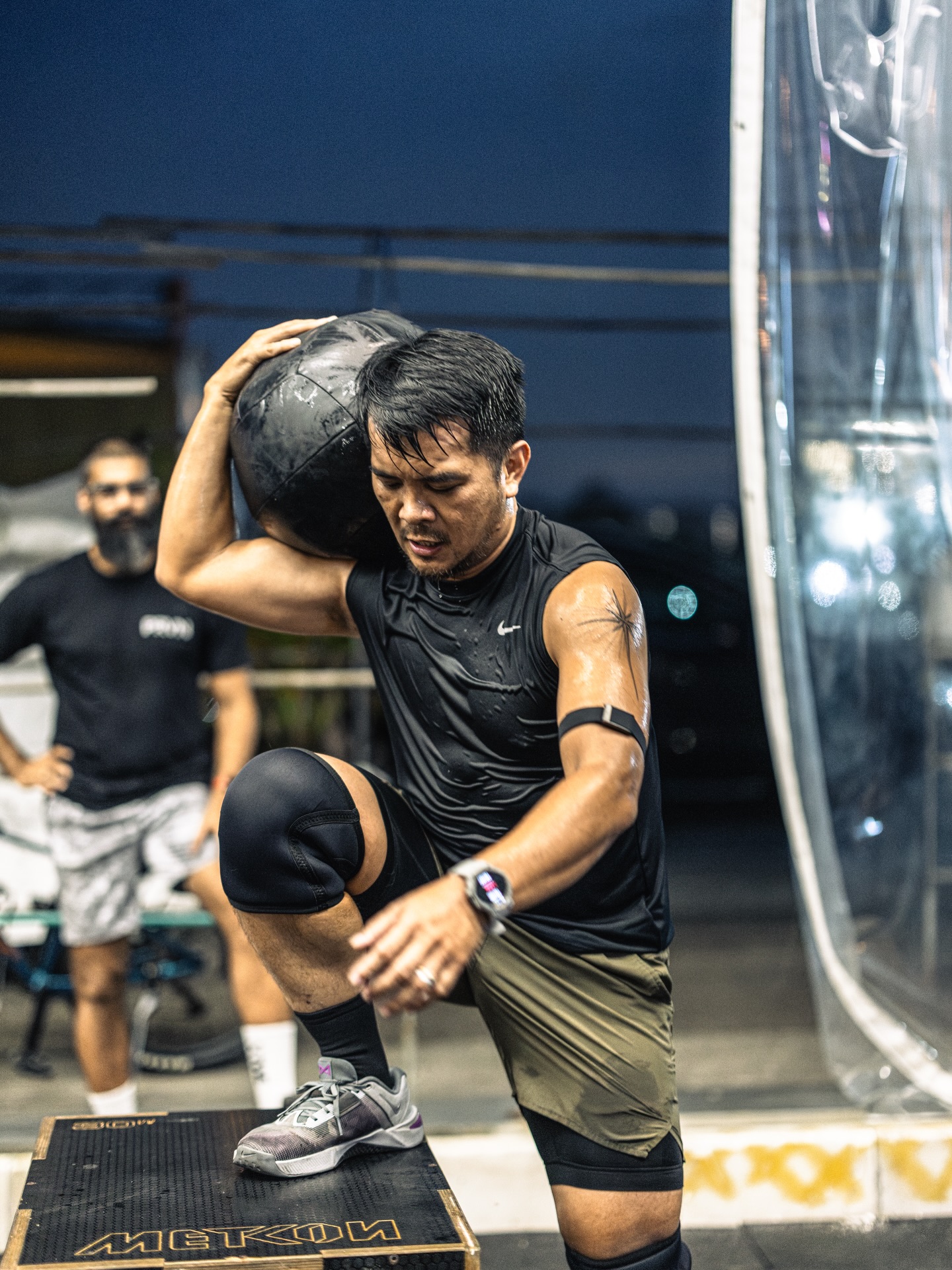 Feels familiar, hits different. ๐ฅ
Monday powered by @prvnfitness = legs, lungs, and a little life check. ๐
๐ธ: @thaabalicious
#newweek #lfg #weareone