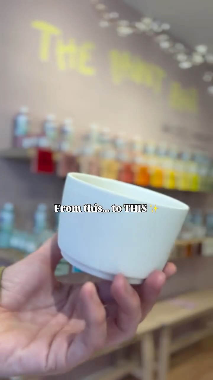 It always starts like this…
and then suddenly you’ve made something you’re obsessed with 🥹🎨
Come try it for yourself ✨
Book online via the link in bio
#potterypainting #thingstododevon #creativeafternoon #datenightideas #girlsdayout