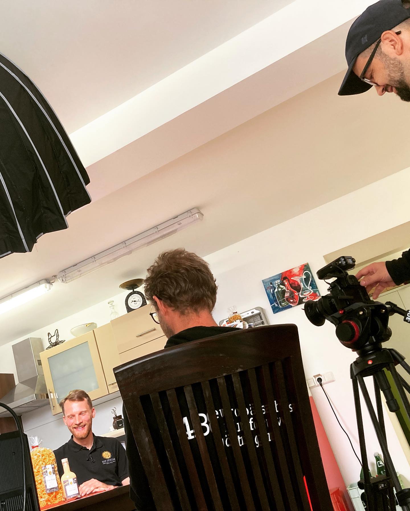 🎬 Heute war mal wieder #fullhouse - gleich zwei Kamerateams haben uns besucht ✌️ #innovationspreisgöttingen #gründungspreisnortheim
🎞️ wir halten euch auf dem Laufenden 🎥😉 #nudelmanufaktur #regionalelebensmittel #hinterdenkulissen #backstage #hofgenuss #dassel #pastabasta 🍝