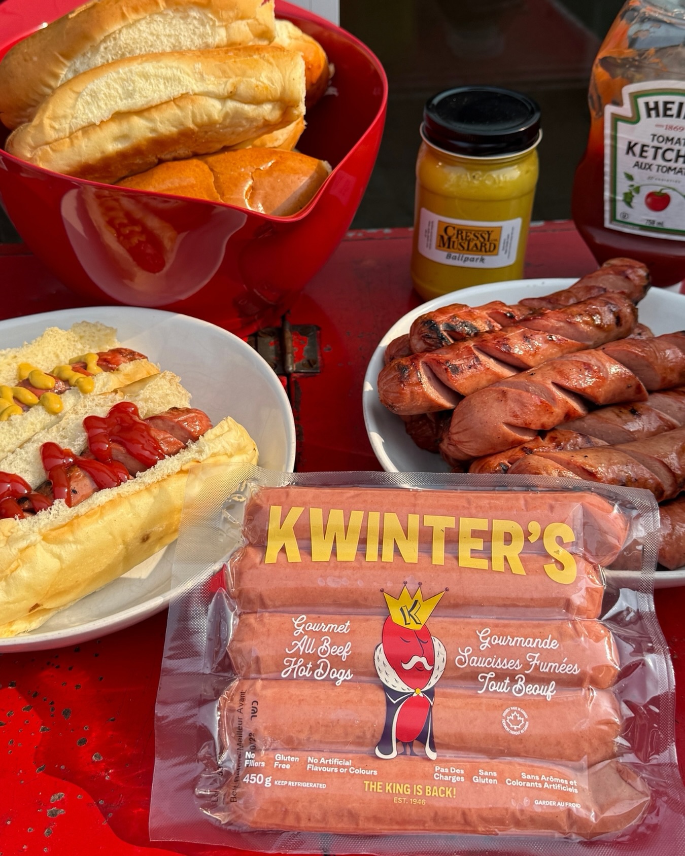 Who’s ready for BBQ season??
It’s coming 🔥🔥
Kwinter’s hot dogs are already on shelves across Ontario, Montreal, and BC.
Look for King Sam, the one and only Hot Dog King, right in the middle of the package!
You’ll know you found the right ones 🌭👑