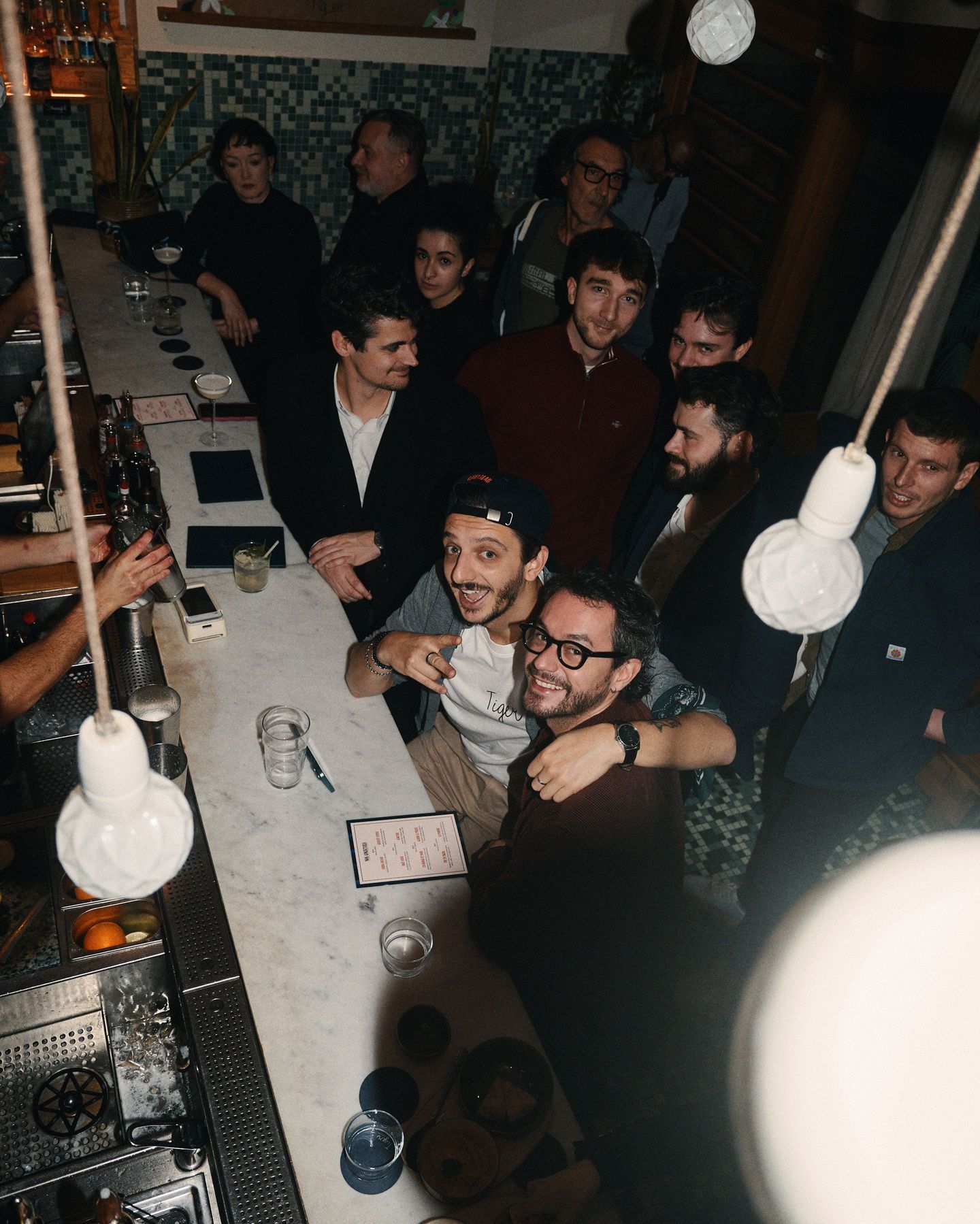 Toujours une bonne ambiance côté bar 👀
📸 @aron_farkas_photo