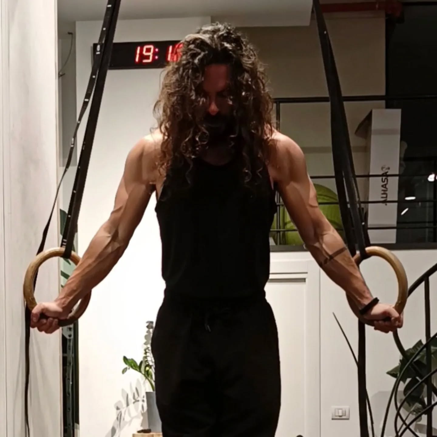 Dusk till dawn 🚨
#calisthenics #wartime #rings #sunrise #workout #sunset #flexibility #personaltraining #coaching