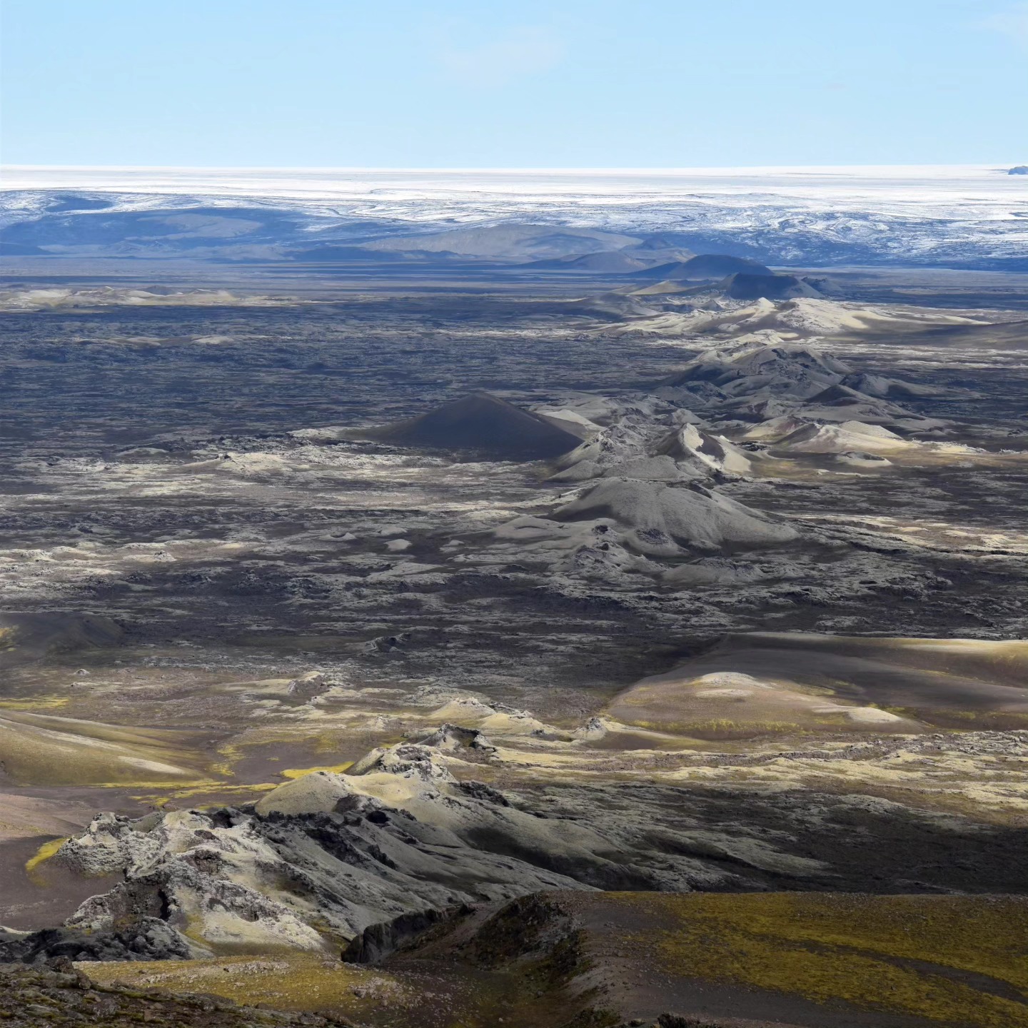Iceland 🇮🇸
- Lakagígar -
Apres avoir gravit le volcan Laki (3km , 230m D+) nous avons une vue à 360° et découvrons le Lakagígar. Ce chapelet de 125 cratères s'étire sur 27km de long.
C’est ici, en 1783, qu’eut lieu le second plus grand déversement de lave de l’histoire du pays recouvrant une surface de 565km².
L’éruption dura un an et causa près de 10 000 morts soit 25% de la population islandaise à cause des gaz toxiques rejetés.
Selon les historiens, cette éruption serait également un des éléments déclencheurs de la révolution française de 1789, en raison des récoltes désastreuses et de la famine qui s'abattit sur l'Europe les années suivantes.
.
.
.
.
.
#iceland #iceland🇮🇸 #visiticeland #icelandphotography #iceland_photography #icelandroadtrip #icelandnature #icelandicnature #traveliceland #guidetoiceland #exploreiceland #icelandsecret #icelandscape #icelandadventure #iloveiceland #discovericeland #icelandexplored #southiceland #southiceland🇮🇸 #visitsouthiceland #landscapephotography #wonderful_places #discovernature #roamtheplanet #discoverearth #awesome_earthpix #beautifuldestinations #icelandichighlands #lakagigar #vatnajökullnationalpark