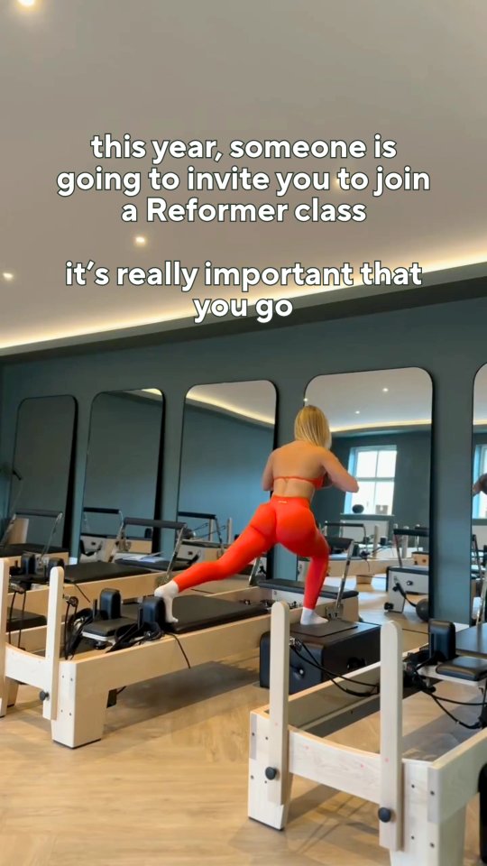 This year, someone is going to invite you to a Reformer class.
It’s really important that you go.
Here’s why 👀
You’ll move in ways you didn’t know you could, feel stronger than you expected, and probably end up booking your next class before you leave.