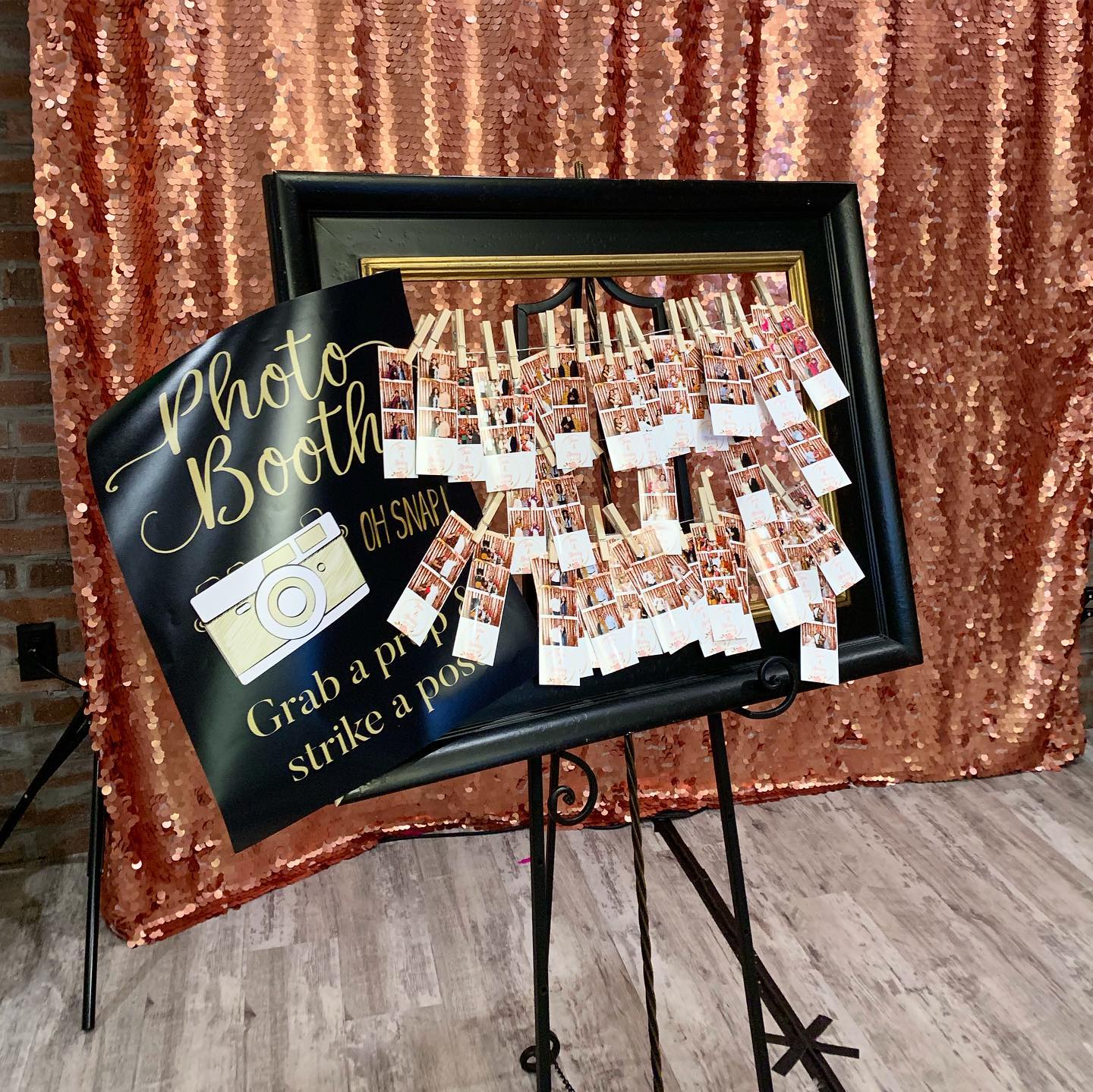 Isn’t this just the cutest way to save your filmstrips?! Congrats Berkley & John 💘