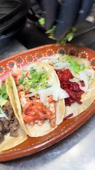 #TacoTuesday hits different at Chychos 🌮🔥
Choose 3 tacos with rice and beans for just $9.
Simple, filling, and full of flavor.
Tuesday plans… solved.
👉 chychos.com
#ChychosEats #TexMexCravings #FoodSpecials #EatGood