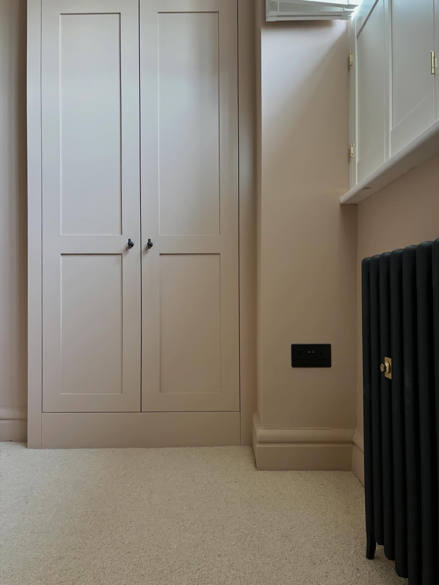 Full renovation of Wimbledon apartment, including bespoke joinery throughout.