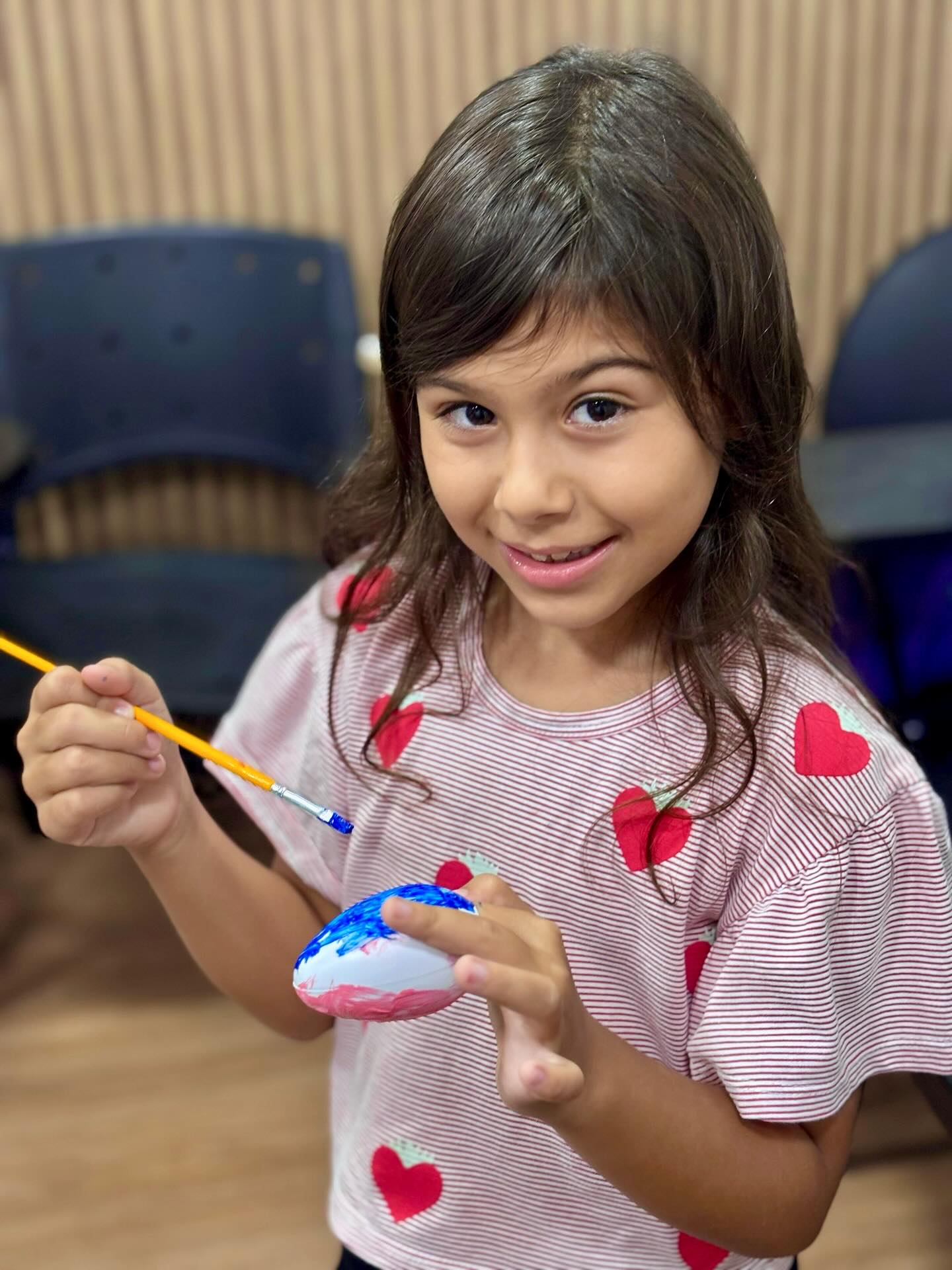 Easter Season na Eagle 🐣✨
Nossos pequenos artistas colocando a mão na massa (e na tinta 😄) para dar vida a ovinhos cheios de cor, criatividade e inglês no dia a dia! 🎨🥚
Aprender brincando é assim: leve, divertido e cheio de significado 💛
#EasterSeason #vempraeagle #EnglishForKids #AprenderBrincando #aprenderingles