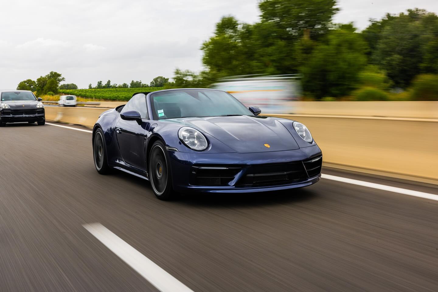 🌟 Découvrez l’élégance à l’état pur avec notre Porsche 911 992 Cabriolet disponible à la location chez Franz Rental Cars ! 🌟
🚗💨 Plongez dans une expérience de conduite inégalée sur les routes ensoleillées de la Côte d’Azur. Avec son design iconique et ses performances exceptionnelles, cette beauté décapotable est prête à vous offrir des sensations fortes et un luxe incomparable.
Réservez dès maintenant et faites de votre voyage un moment inoubliable ! 🌅✨
🔗 Plus d’infos et réservation ici : https://turo.com/fr/fr/location-voiture/france/bouc-bel-air-13/porsche/911/2525094
#Porsche911 #Cabriolet #LuxuryCars #FranzRentalCars #CotedAzur #DrivingExperience #CarLovers #Turo