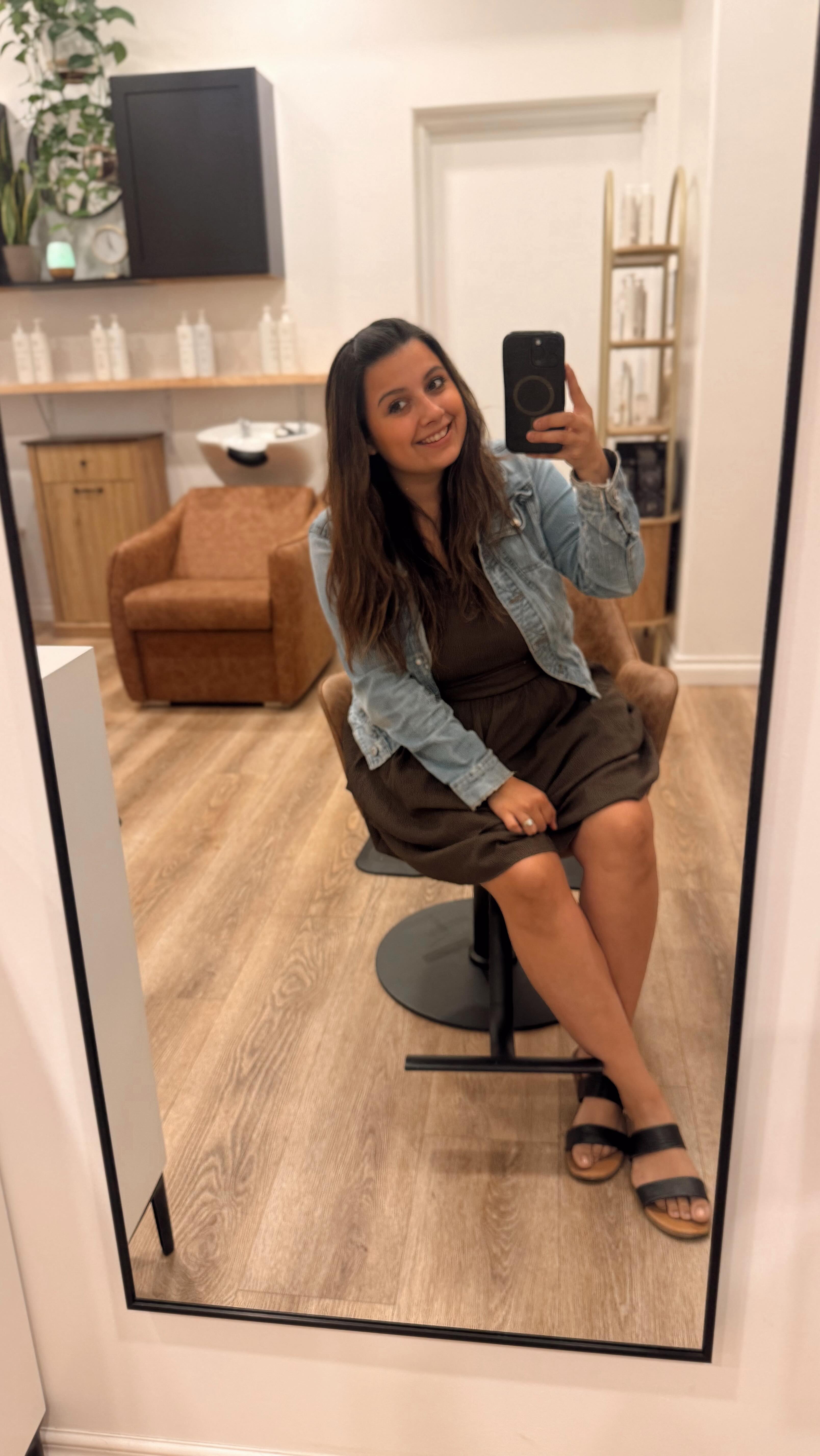 Clocked in & clocked out salon owner version 🌞✌️
From family time to running a salon my days are always filled with smiles and laughter
@lizzyrosehair
#holistichairsalon #scvhair #scvhairstylist #santaclaritahair #scvsalon