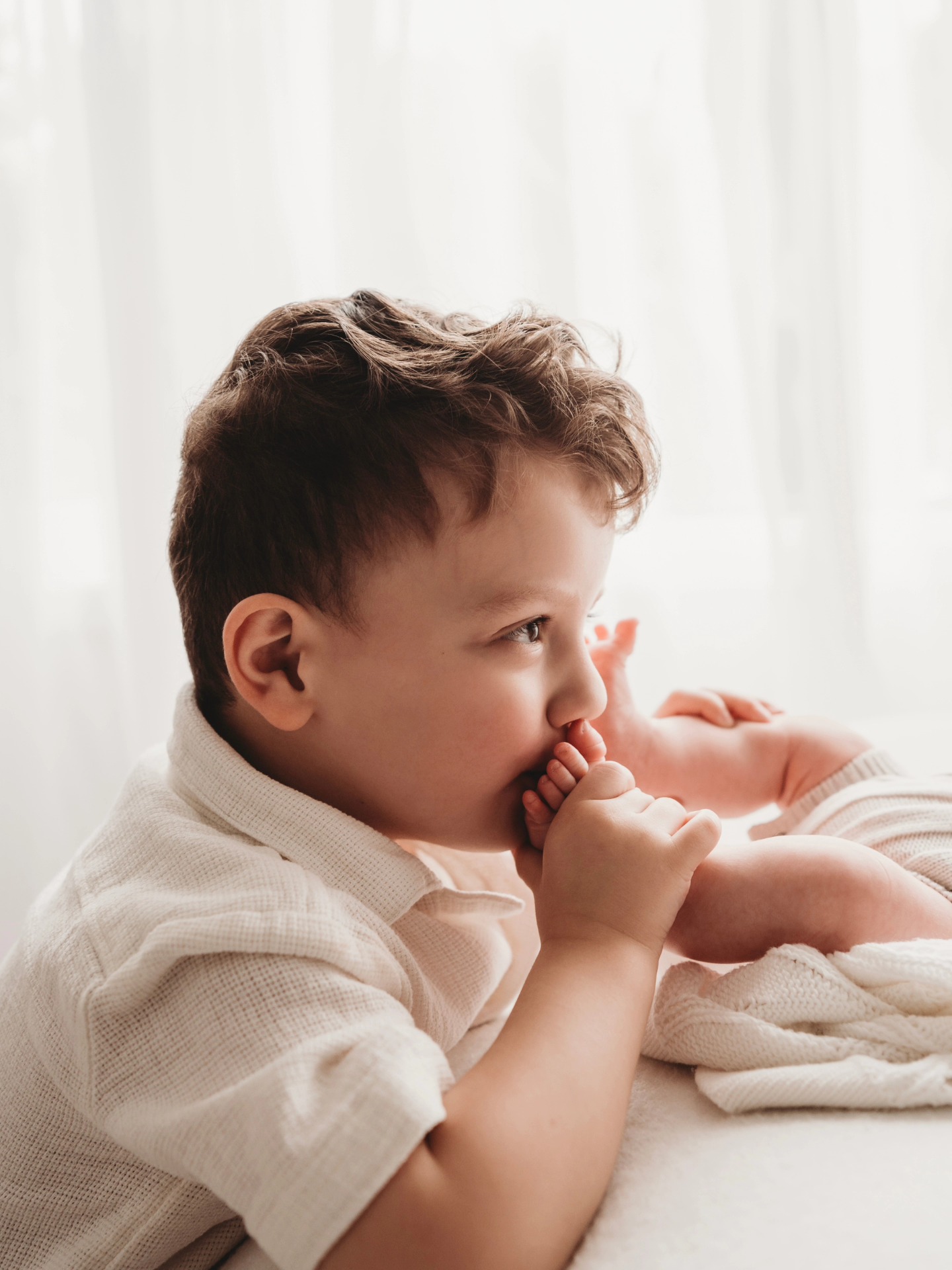 Watching older siblings gently reach out to their newborn brother or sister absolutely melts me every time! The way he looks at his new sisterāwith curiosity, care, and that innocent little smileāis pure magic.
It's in these quiet moments that I see the beginning of a beautiful bond, and my heart just explodes.
This is what love growing looks like. ā¤ļø
www.jessannephotography.com.au
#newbornphotography
#sydneybabyphotographer #sydneyfamilyphotographer