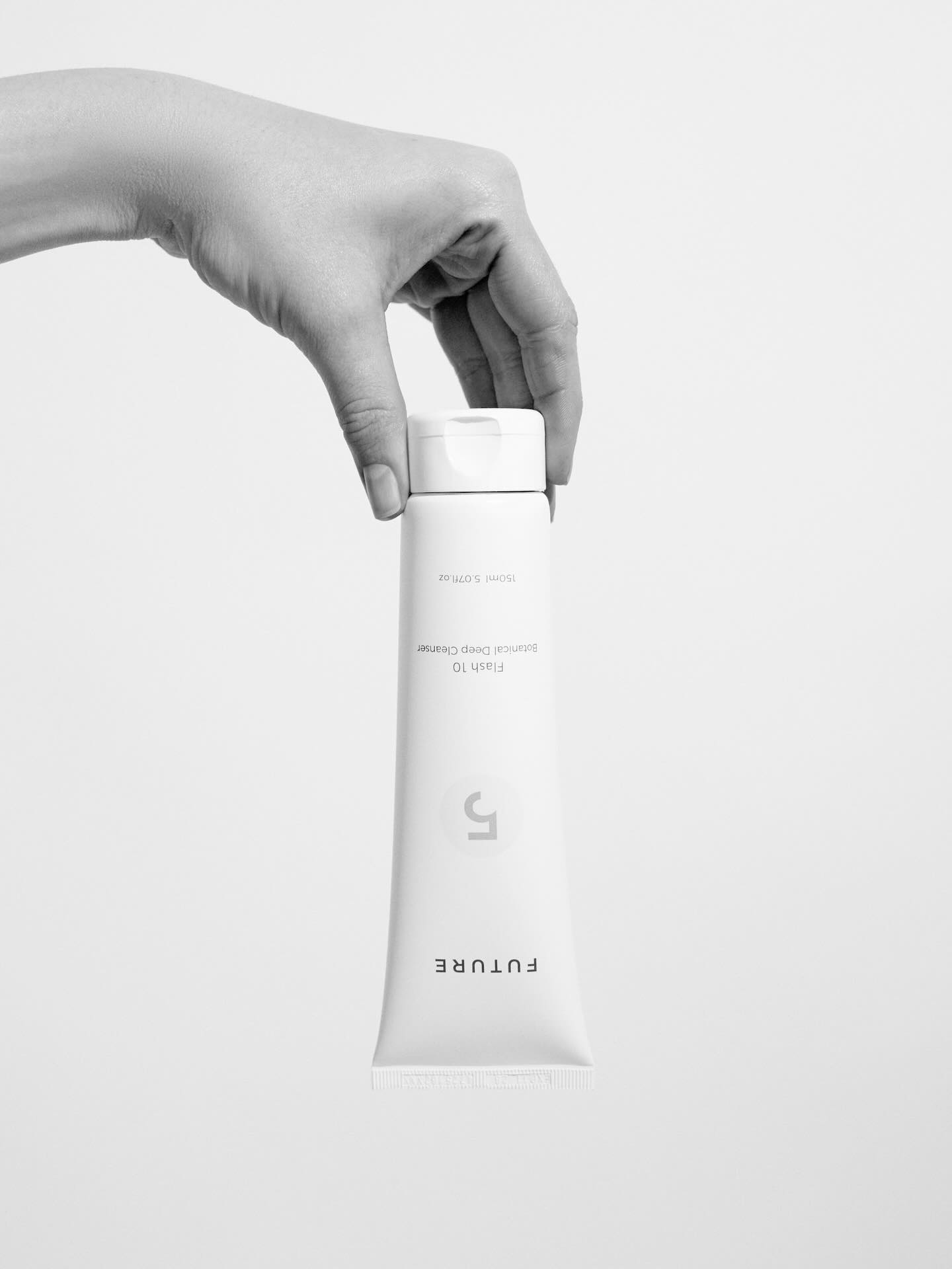 Get your skin ready to enjoy all the blessings it deserves!
FLASH 10 BOTANICAL DEEP CLEANSER offers unparalleled versatility in one product. Made with Saponaria root ,enriched with natural moisturizers, AHA & BHA and oils of Lavender , Lemon and Mandarin, it is bold yet gentle.
- Use twice a day for unbalanced, thick or oily skin
- Use once or twice a week for delicate or gentle skin
Thorough enough to exfoliate and renew the skin without disrupting its natural balance.
#future5elements #Flash10BotanicalDeepCleanser #DeepCleanser #OilySkinCare #GentleExfoliation