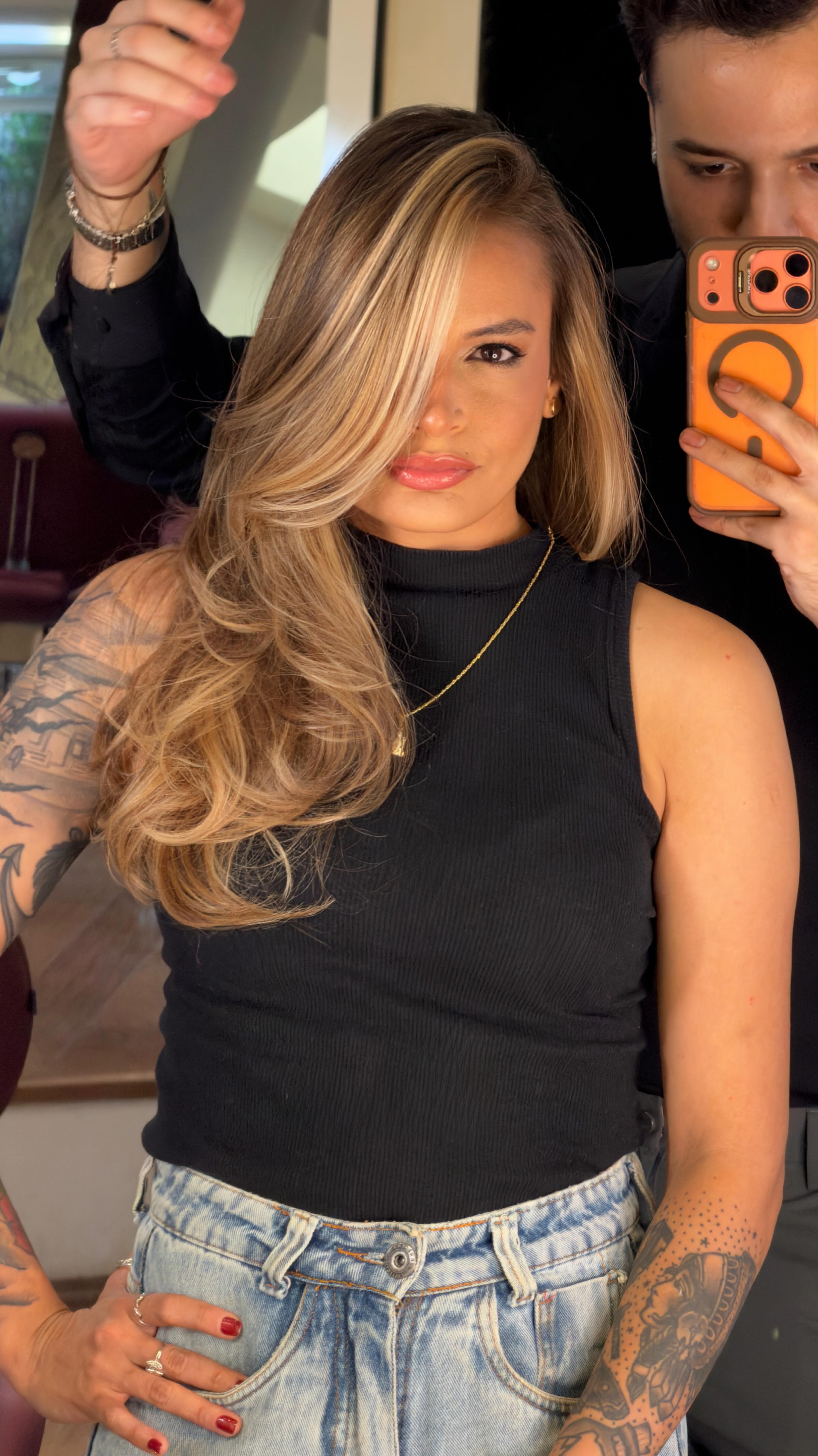 HARMONY BLONDE ✨🤍
.
Esse loiro é para quem busca harmonia e sofisticação!
Musa @drajosiane.vet
.
.
.
.
#loira #mechas #cabeleireiro #sãojosédoriopreto #hair
