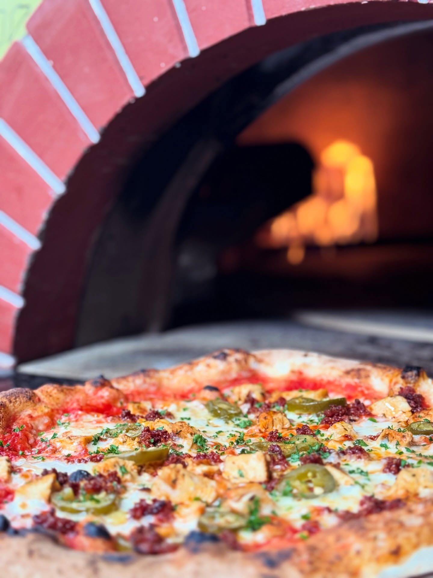 Perfect day for a pizza and a pint 🍕🍺
We’re serving up fresh pizza from 12–9pm today, and don’t forget—our extended Casa Peri runs from 3–9pm tonight 🔥
Grab a deal: half chicken, a side, and a sauce for just £20. See you soon!
