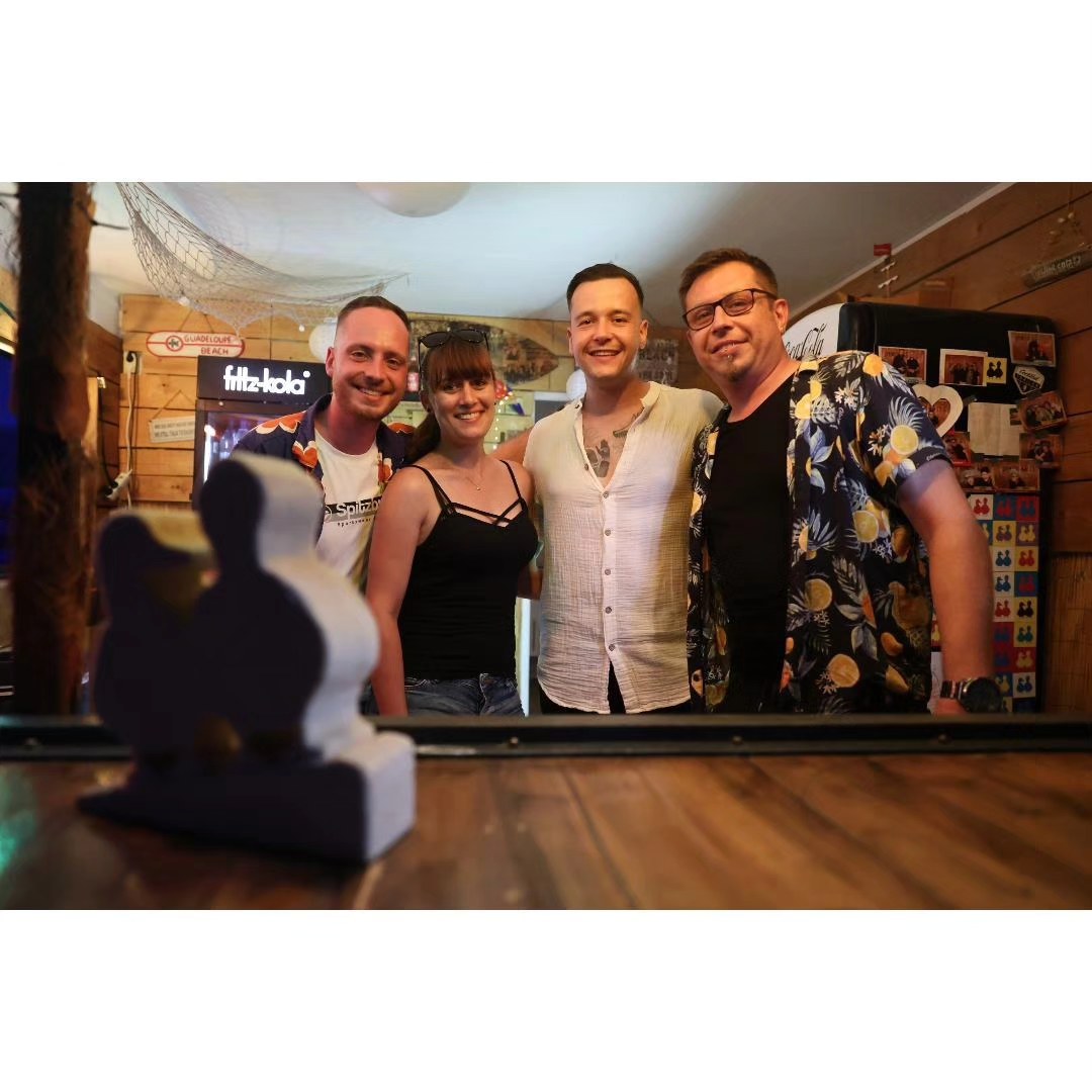 Ein großen Dank gilt an alle, die beim 1 Bodypainting Event am Beach die Versorgung übernommen haben.
@auftrags_griller_soem @beachclubleubingen @drk_kv_soemmerda_artern @raketenfelix @christoph_johanning_
Fotos by @iwo_kleinerknipser
#bodypainting_event_am_beach #bodypainting #bodypaintingkünstler #airbrush #bodypaintingsömmerda #wasserwesen #senjocolor #proaiiritalia #superstarpaintofficial #stadtsömmerda