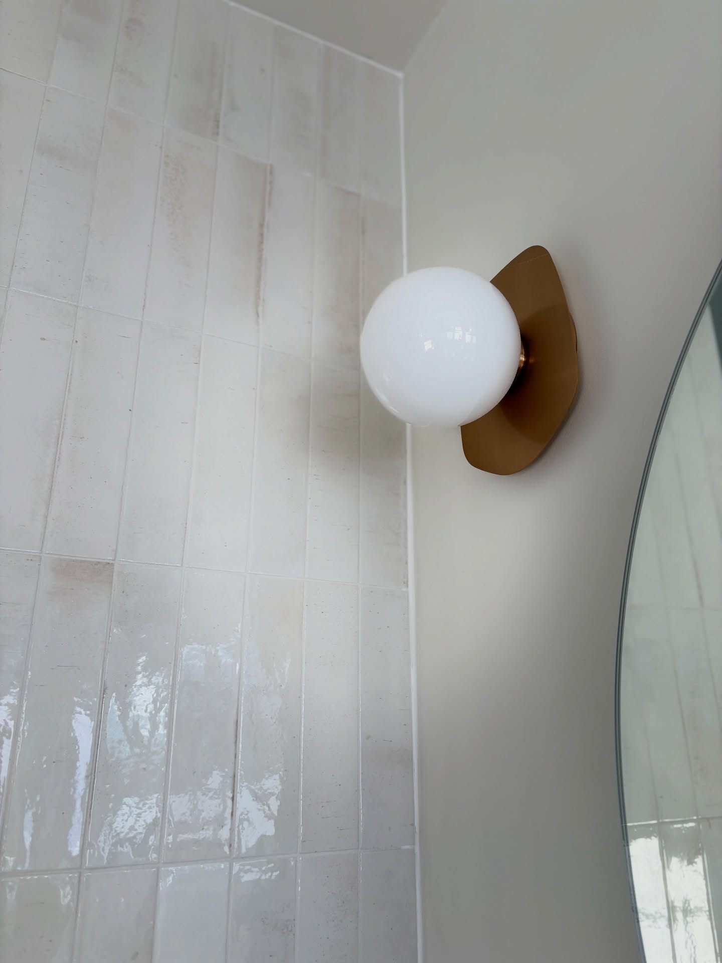 Dans un projet, les détails ne sont jamais anodins.
La lumière, la matière, la texture… chaque élément participe à l’atmosphère de l’espace.
#atelierideco #textures #designerlaurentides #ceramique #soucisdudetail