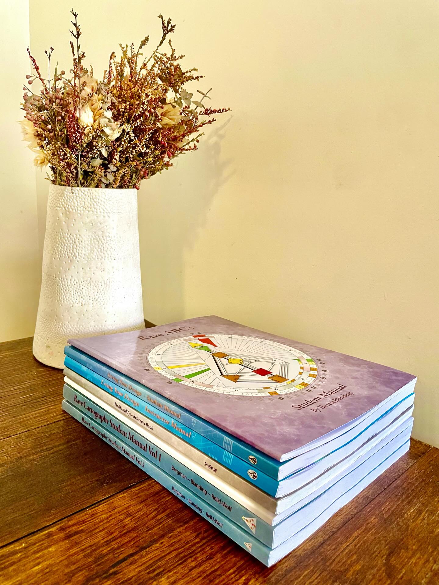 I’m back in Melbourne for a while and embarking upon a full educational journey into Human Design up to professional analyst level and beyond 🤩
My course materials for the foundational levels arrived today and I also got to meet up with some other students and practitioners for the first time today! So so so cool to chat with others who are on this journey.
This pile of books here… (which is just the entry levels) …excites me sooo much. My happy place 🤣🤩
It’s about a 4 year pathway to become a professional analyst. That’s how deep this is.
Until then I’m available for Human Design life coaching sessions, and I’m also starting to accept clients for in-person hypnotherapy sessions again! Woohoo! Spread the word 😄
So excited for this!!!
🦚
#humandesign #lifeforceenergy #hypnotherapy