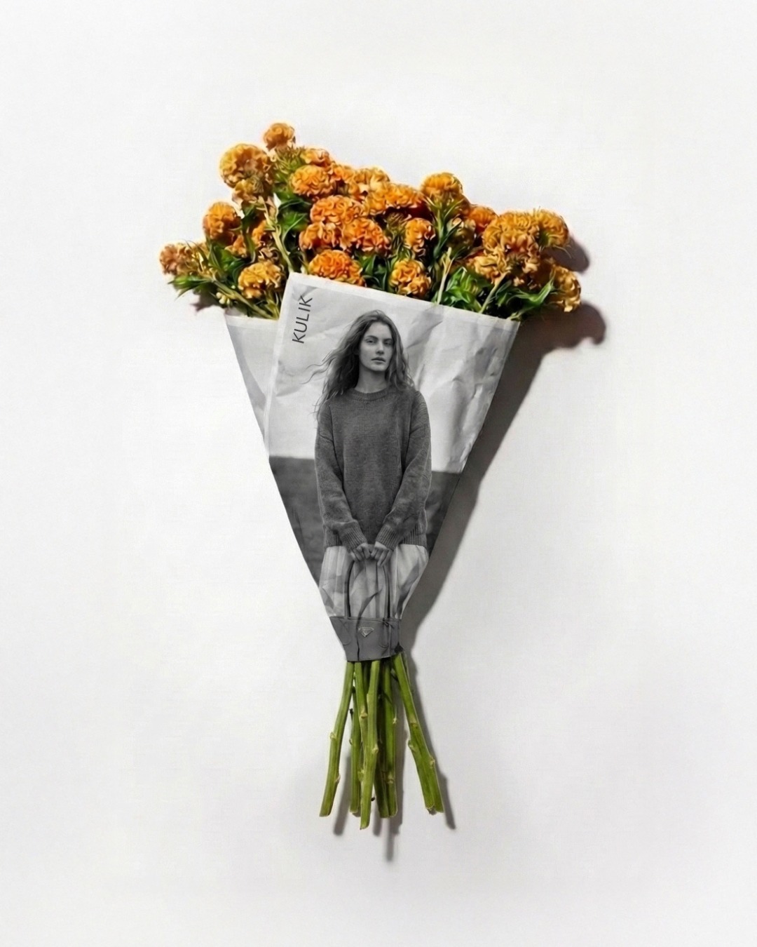 Pierwsze oznaki wiosny zawsze przychodzą cicho — w kolorach, w świetle, w detalach.
Trochę więcej słońca, trochę więcej odwagi, żeby wyjść z zimy i zacząć od nowa.
My też budzimy się razem z nią
z nową energią, świeżym spojrzeniem i tym, co najbliżej nas — formą, która opowiada historię.
Wiosna to moment, kiedy wszystko znowu ma sens.