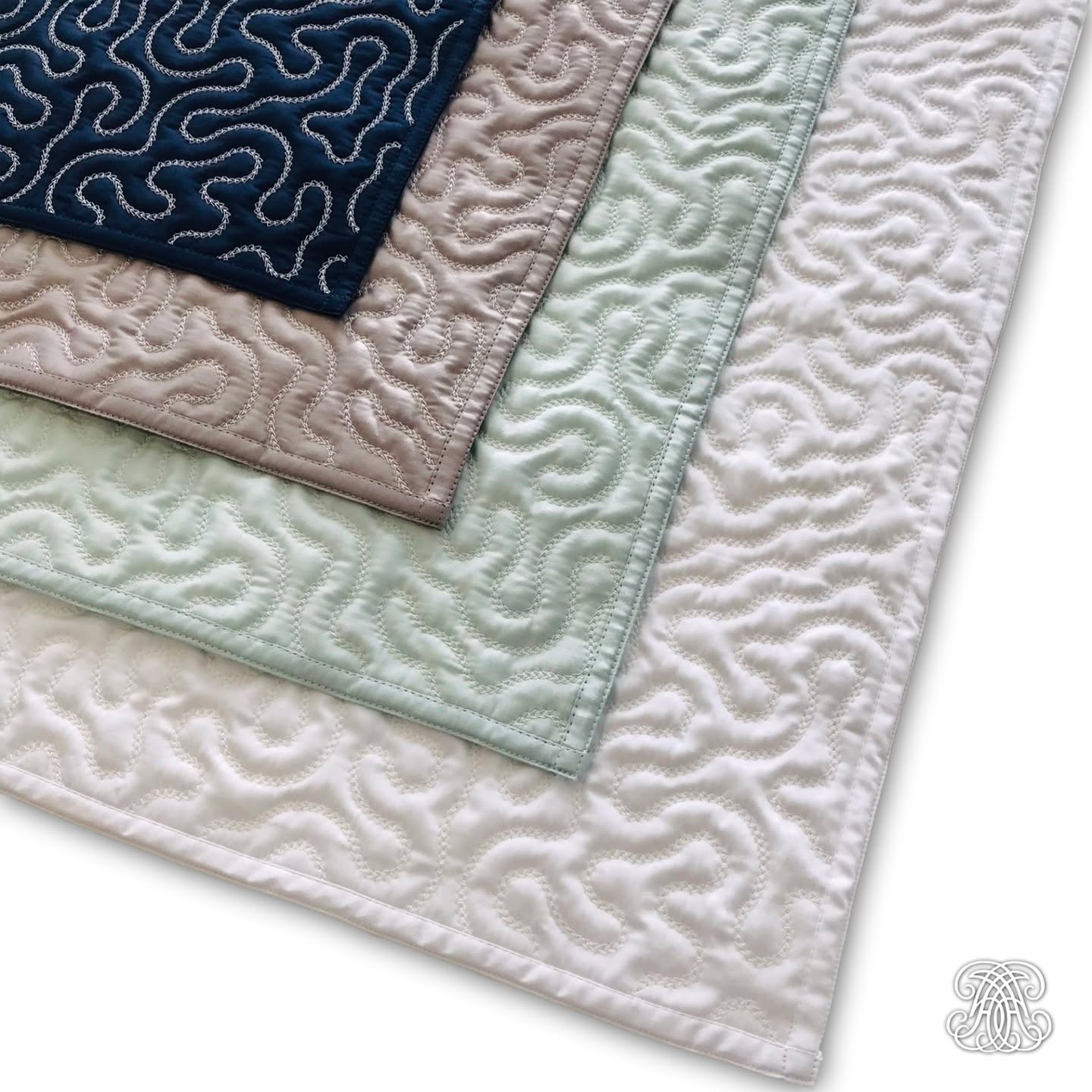 100% Satin de Coton
Fabriqué en France
L'élégant couvre-lit Vittoria, disponible dans une variété de tons neutres, s'adapte parfaitement aux différentes parures de lits
#lingedemaison #lingedelit #paruredelit #luxuryhomes #myfrenchinterior #lits#luxurybedroom #guillaumedaix