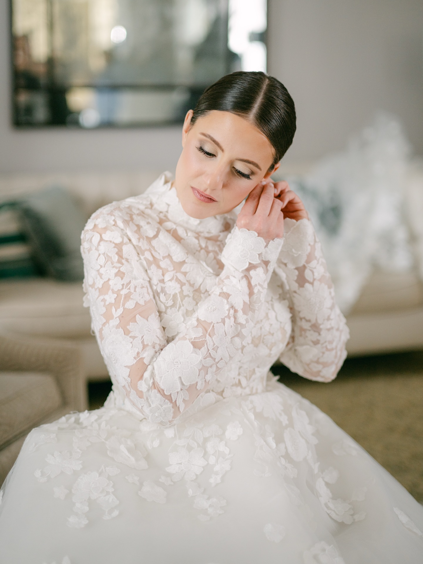 Elegance 🤍
.
.
.
.
Photography: @stellapaschallphoto
Venue: @lwrgccweddings @lakewoodranchgcc
Planning @bbweddingsevents
Florals: @scarlettsflowers_weddings
Entertainment @baykingsband
Hair & Makeup: @rdbridalartistry @emvbeautyco
Sweets @sweetsbakehouse
Transport @siestatrolley
Rentals @gabroeventservices
Photobooth @thegalaphotobooth
The dress @simplywhitebridalny
.
.
.
#bbweddings #weddings #lwrweddings #sarasotaweddingplanner