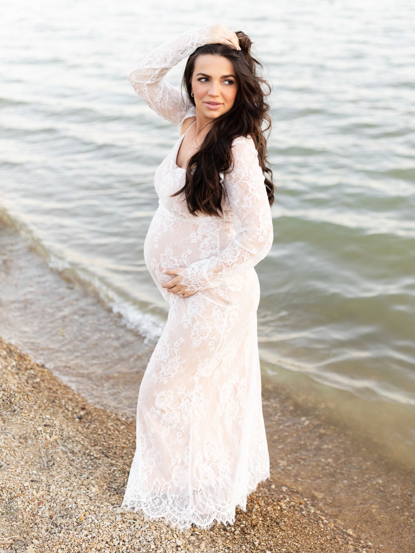 Ok, I need to know who gave this glowing mama permission to be this gorgeous?! I will forever be obsessed with these! š