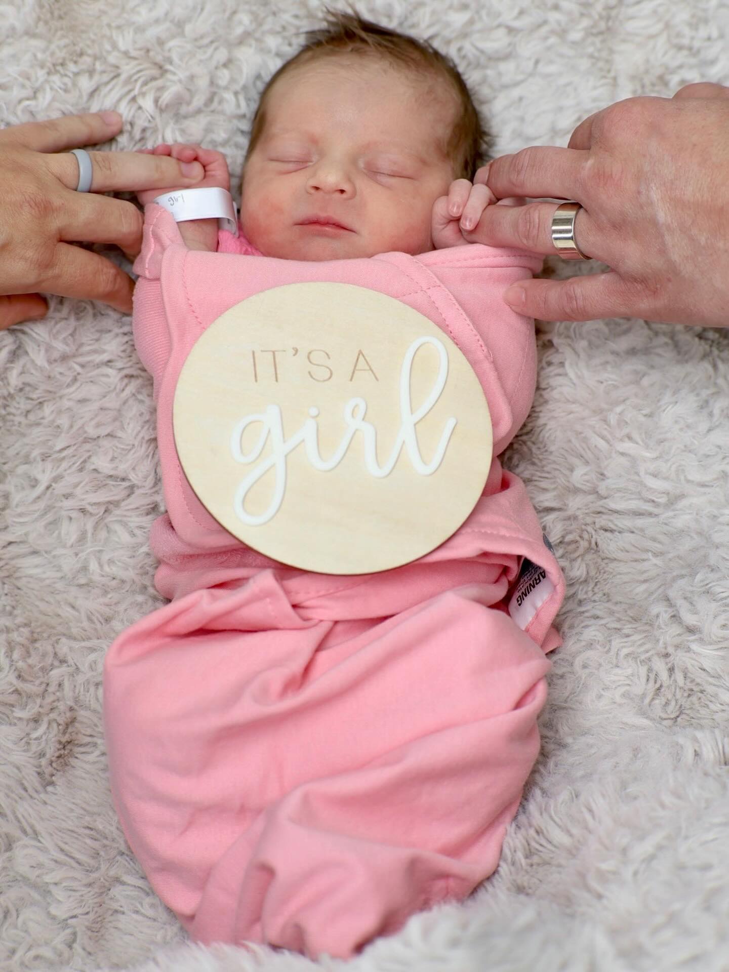 Welcome to the world little one! We are so happy to get to have met you! 💗