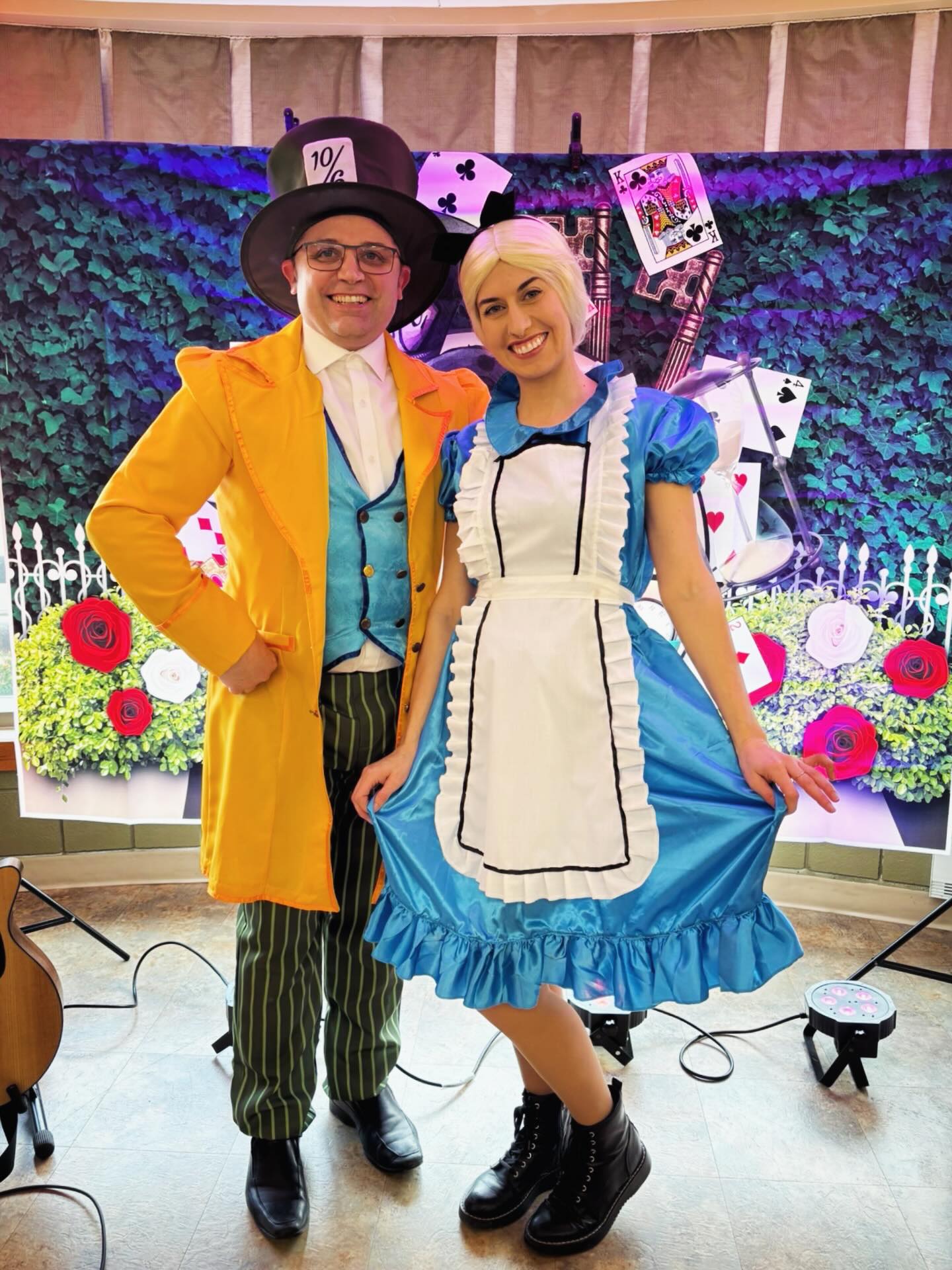 Mad hatter and Alice (@nico_di_tondo ) at @aspen_lake hats off for healthcare event last Thursday