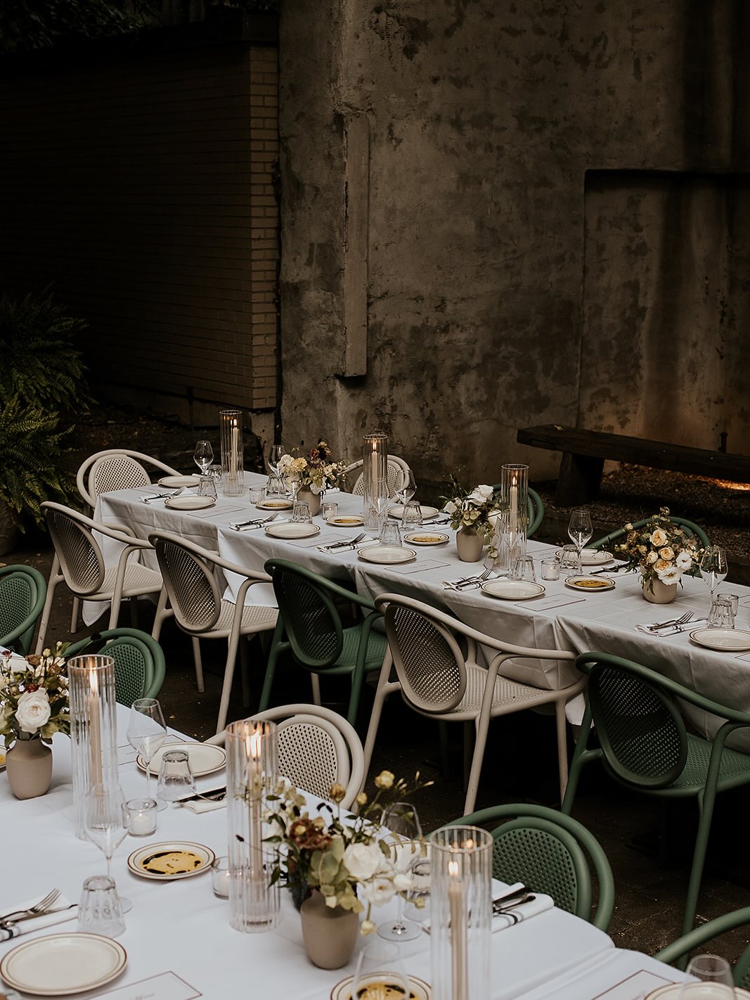 Myriam & Leslie’s courtyard wedding in Montreal
Wedding planner : @erikaco.events
Venue and catering : @romiesmtl
Florist : @westmountflo
Photographer : @sarahwhitephoto
Videographer : @beau_video
Rentals : @tenuedesoiree_ @lanouvelletablee
DJ : @brunoberdnikoff
Cake : @bernicemontreal