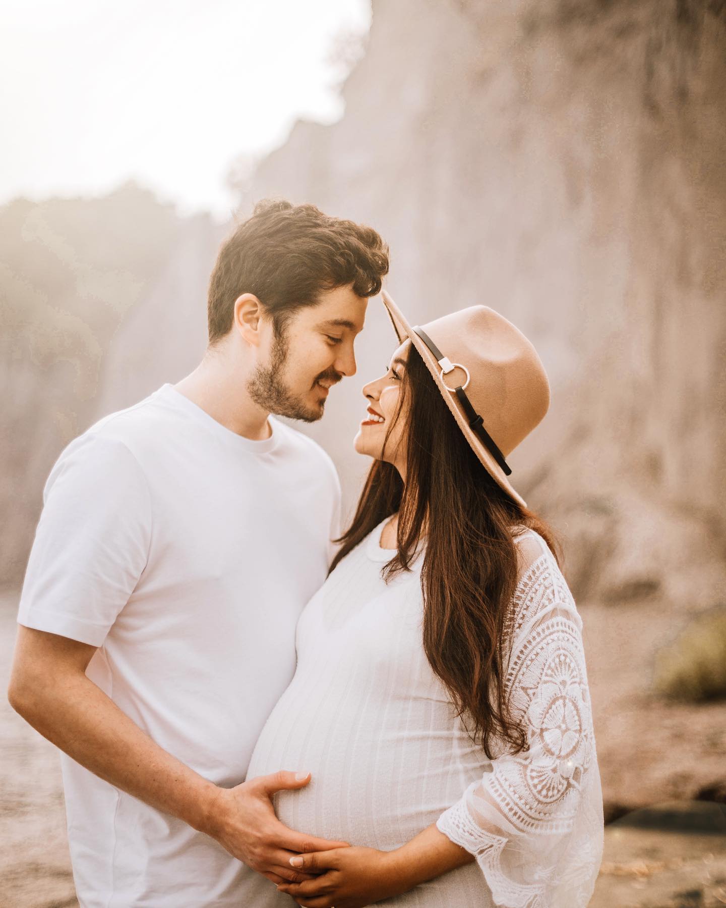 Scarlet & Jeffrey 💛
Capturing the love that’s about to multiply! See you soon Lil One
#Maternity #BumpLove #ScarboroughBluffs #Canada #Toronto #RaechelleRapozoPhotography