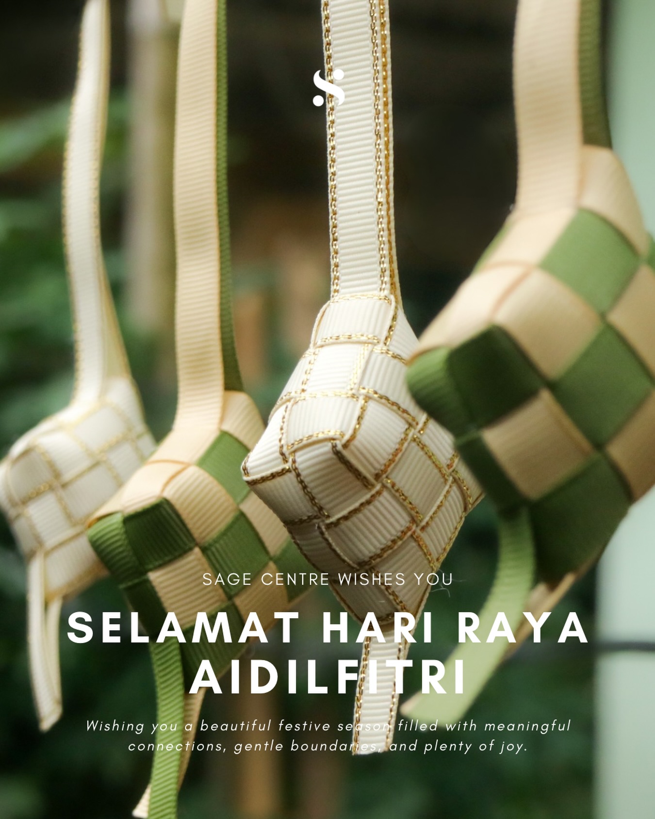 Selamat Hari Raya Aidilfitri & Eid Mubarak to our beautiful community! 💚
We know that festive seasons are often a complex mix of profound joy, rapidly draining social batteries, and sometimes complicated family dynamics. However you are experiencing this weekend, we hope you are able to find pockets of rest and moments to ground yourself.
To those traveling, have a safe balik kampung journey. Drive carefully, rest when you need to, and take gentle care of yourselves and each other. Maaf Zahir dan Batin, from our team to yours ✨
