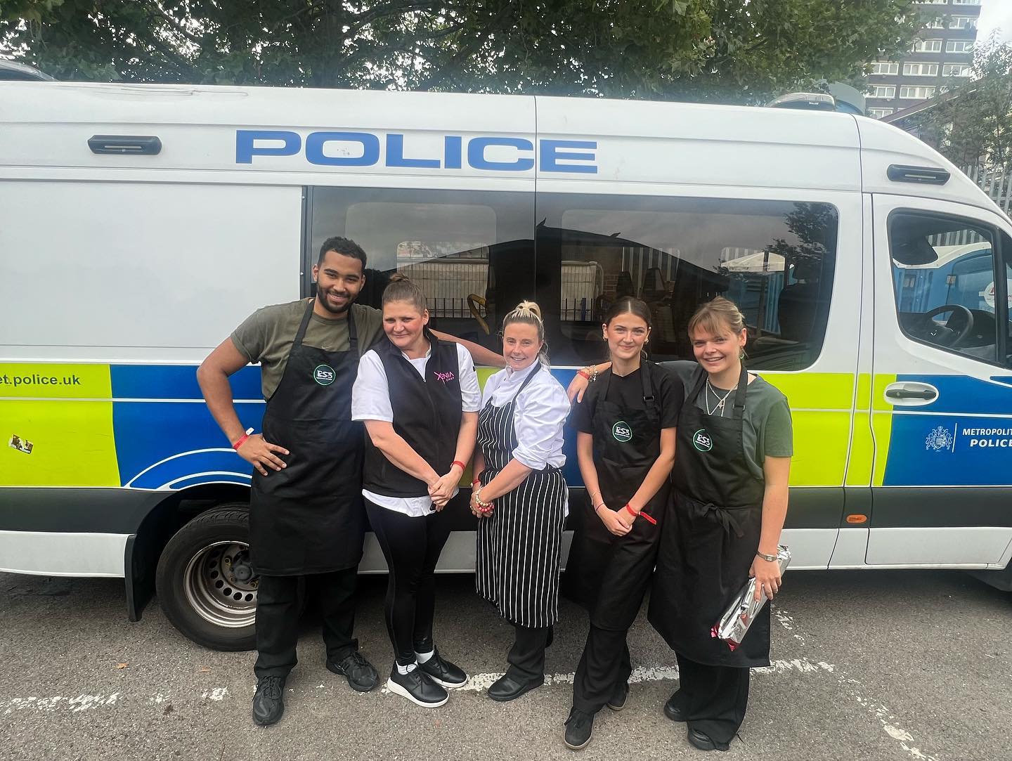 ๐จ Police Feeding at Notting Hill Carnival ๐จ
Wow what an experience that wasโฆ
50 of our chefs, managers, supervisors, logistics team and catering assistants fed over 35,000 police officers across 7 sites within Notting Hill this weekend.
A massive thank you to everyone involved in making it a successful weekend and to the police officers for the escorts home! ๐
#nottinghillcarnival #metpolice #london #chefs #catering