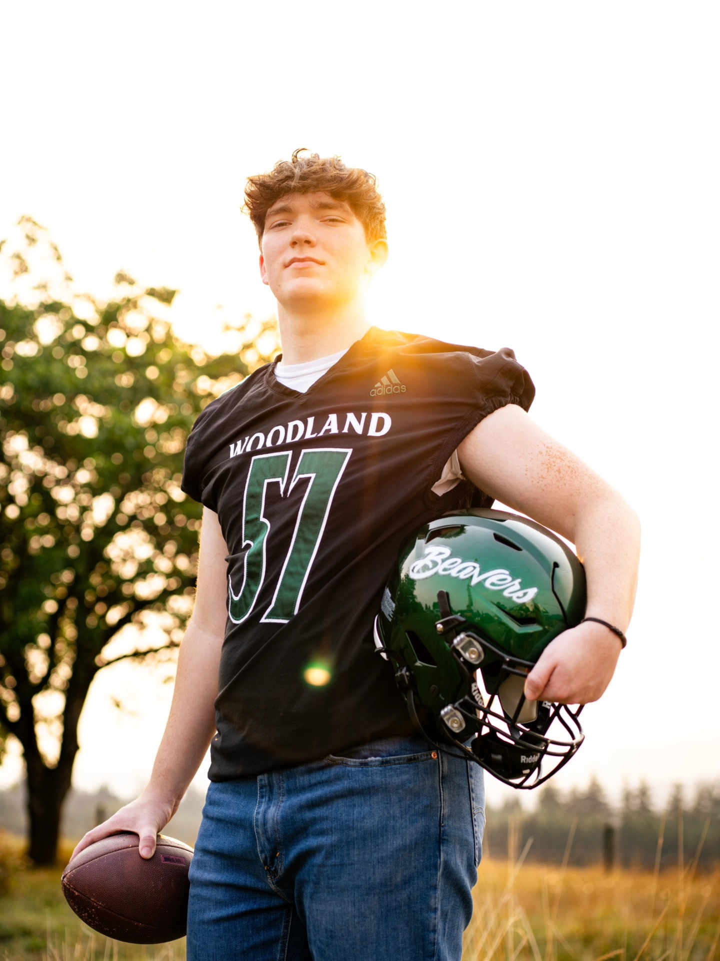 Summer seems to be all gas and no breaks this year, and we are speeding through these glorious sunny days!
We are wrapping up a very busy August, and if you're a 2026 Senior looking for those perfect End of Summer / Pre - Fall photos, we are looking to fill up our calendar for September!
Send us a DM or submit a contact form on our website to get booked!
