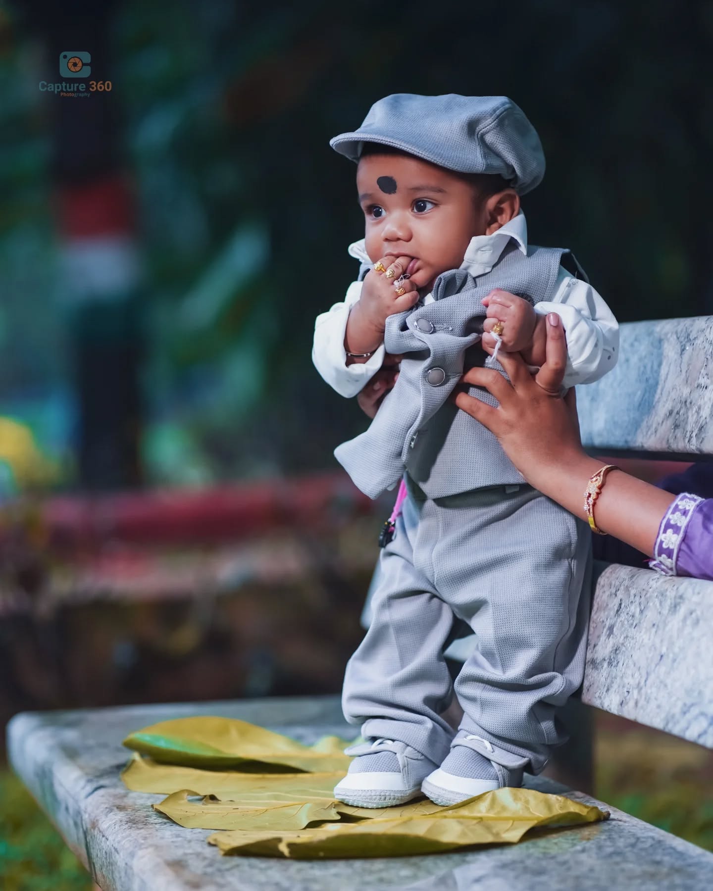 "Halfway to 1 and full of fun! ๐๐ถ"
.
PC:- @harishroshan1
.
#6monthskid #kid #boy #kidsphotography #smile #giggle
