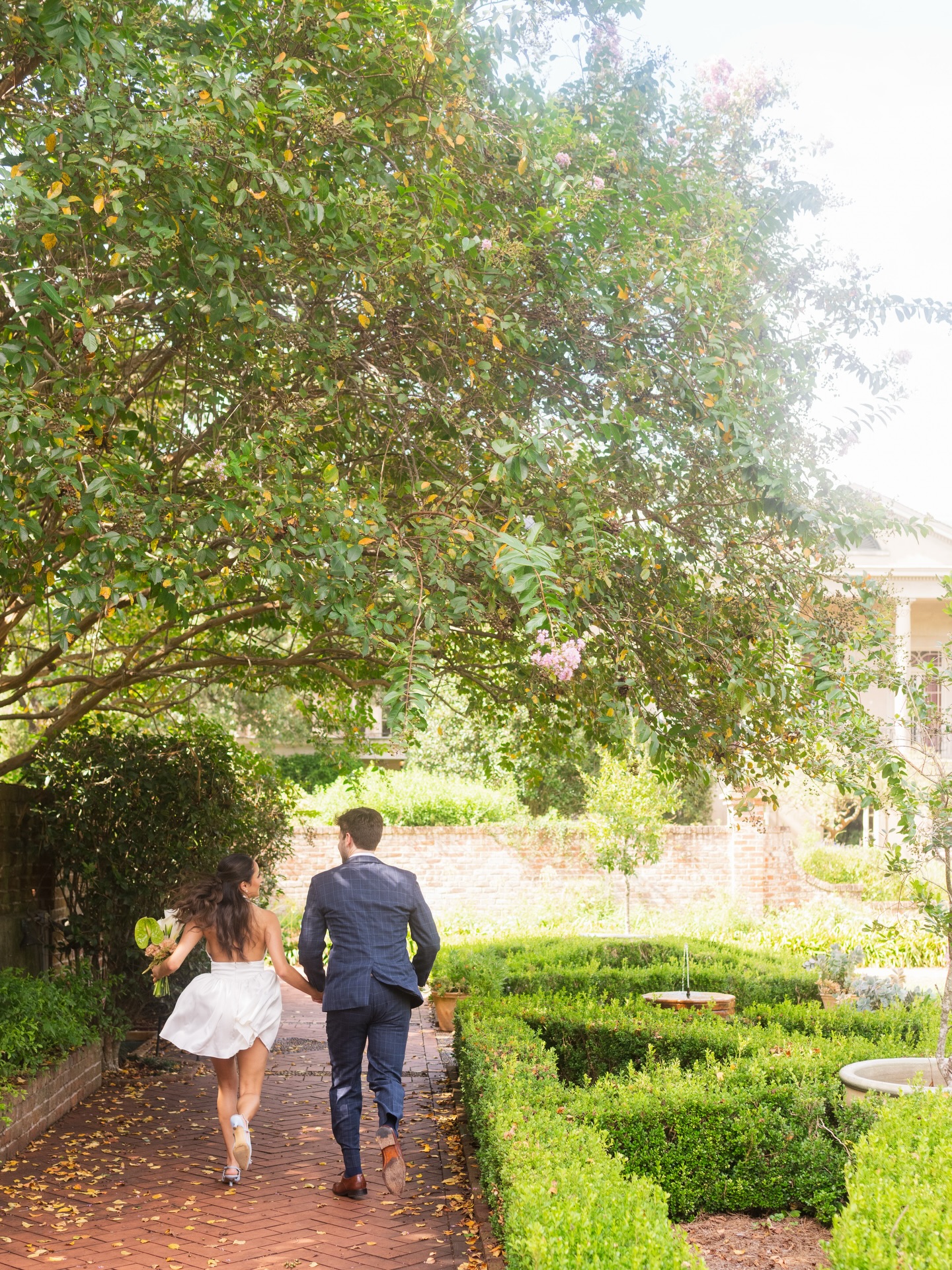 This is your sign to come run around the garden with me!!!
•
•
•
•
•
•
@lespetitsbijoux_
@lespetitsretreats
@bloomsbybrittiny
@alibrand_hairandmua
@longuevuehg
@haileymaldonado