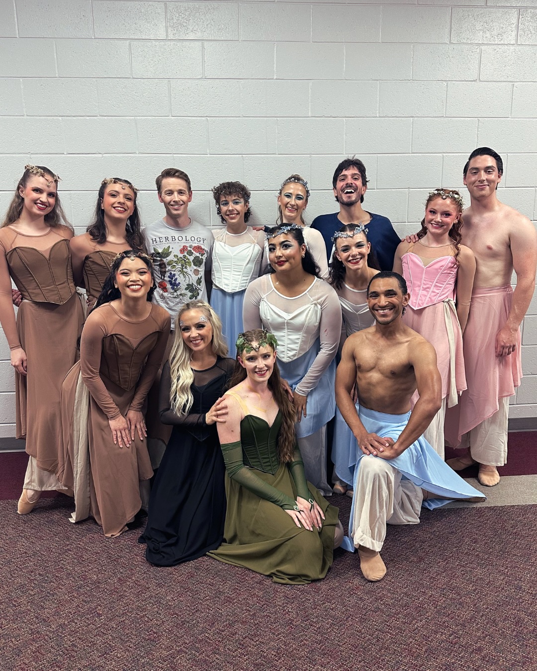 There is so much love here 🥹🤍 Azara Ballet had an amazing season finale performance this weekend. Thank you to every follower, audience member, dancer, staff, volunteer, crew member, donor and supporter. This is a real dream come true for all of us and we don’t take one minute of it for granted #azaraballet #dance #dancers #love #ballet