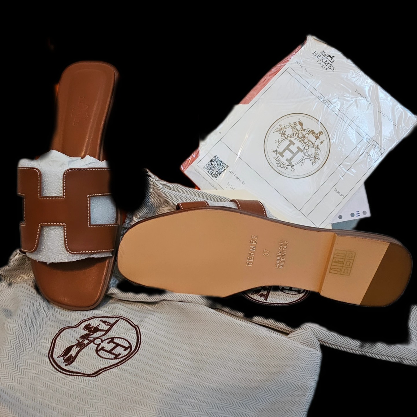 Women's Oran Hermes Sandal, Calfskin With Iconic "H"
Size: 37 US 7
Condition: New
Color: Gold
Including: Hermes Shoe Box, Dustbags
Retail: $760.00
Wright Way Wear: DM For Price