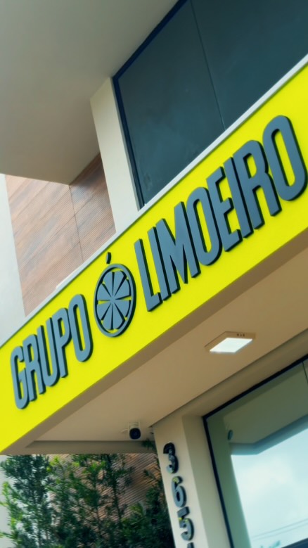 Finalmente o tour saiu! 🍋
Está no ar, nova sede, novas ideias e um espaço que traduz tudo que a gente vem construindo.
E sim… agora temos um podcast pra chamar de nosso 🎙️🔥
O LimoCast chegou pra dar voz a muita coisa que ainda vai acontecer por aqui.
Quer ver de perto tudo isso?
Chama a gente e vem conhecer.
#marketingdigital #podcast #grupolimoeiro