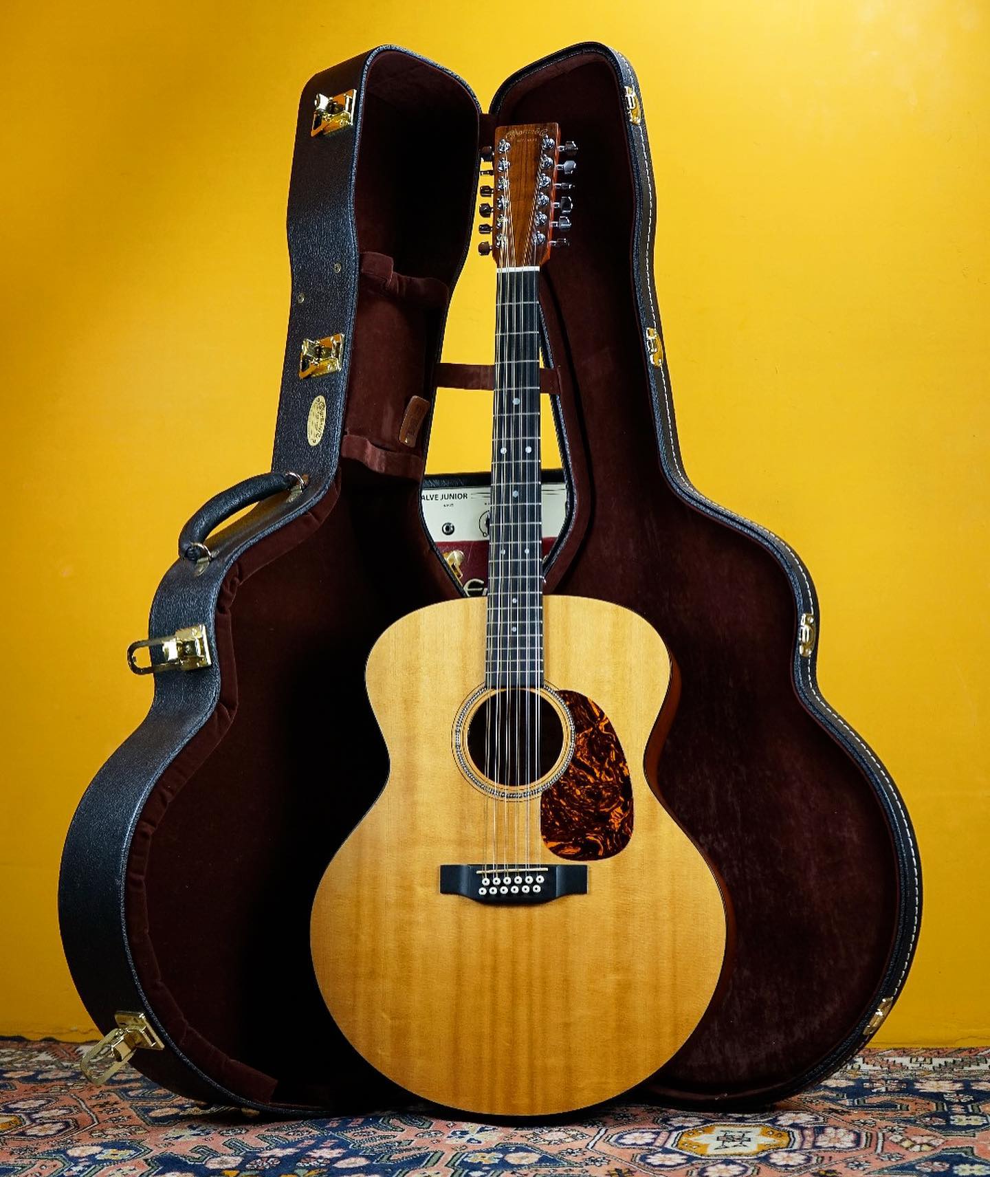 2013 Martin USA J12-16GTE.
A beautiful jumbo 12 string with a huge, huge sound. Complete with original hard case and tooled western Martin strap.
The current iteration of this guitar retails at £2475. For this mint and wonderfully mellowed 11 year old model, I’m asking £1495.