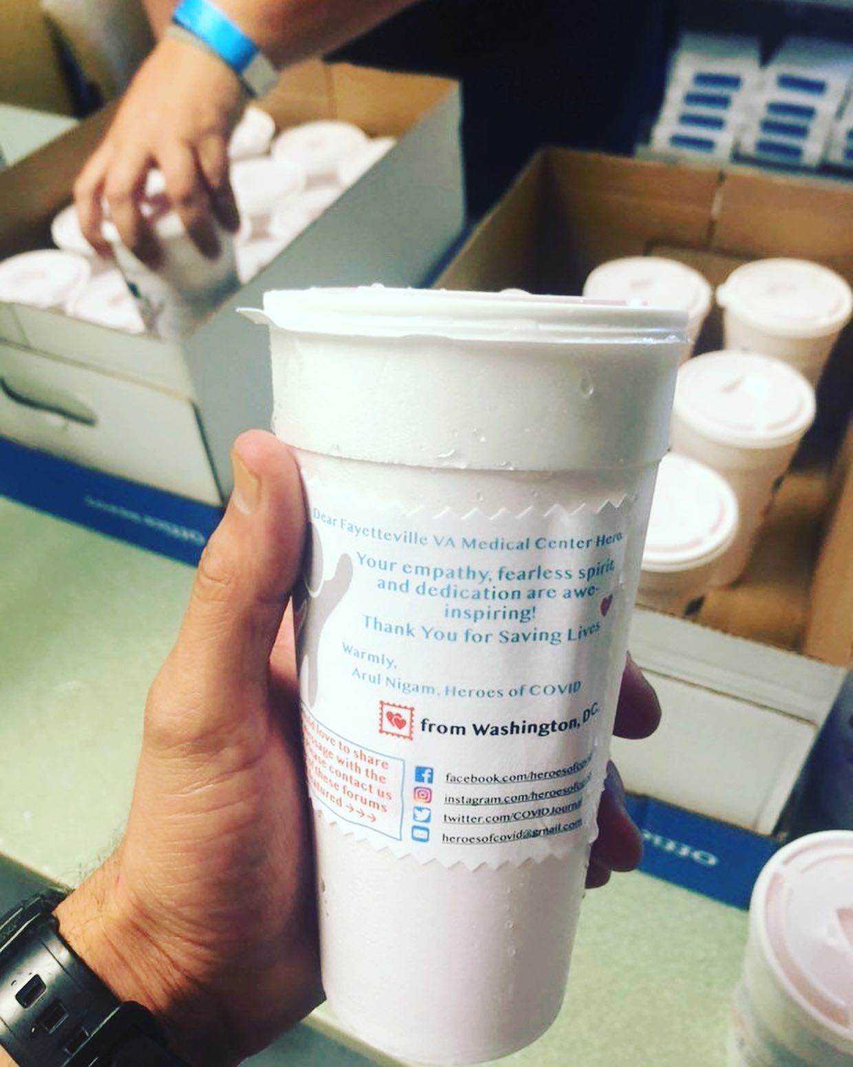 Thursday’s delivery to the Veterans Health Care System of the Ozarks in Fayetteville, Arkansas! •
•
Thursday’s Donation - 40 immunity teas with 1000 mg of Vitamin C and other vitamins from @tuskernutrition! •
•
#Coronavirus #COVID19 #ThanksHealthHeroes #HeroesOfCOVID #Arkansas #fayettevillearkansas #fayettevilleva #va #fayetteville #Frontline #Heroes #HealthcareHeroes #veterans