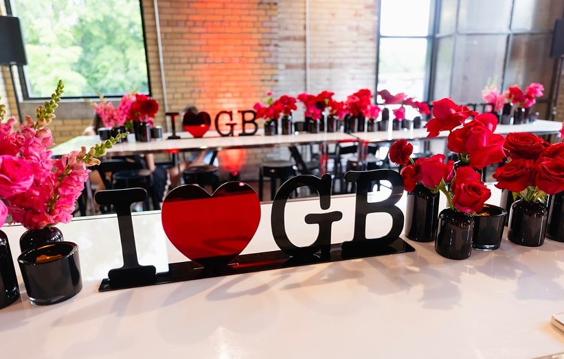 I ❤️ GB 🗽 So excited to share one of the awesome events I got to work on with the amazing @hayleydelmar1! Taking this New York-themed mitzvah to the next level 🔥
———
#batmitzvahinspiration #batmitzvah #batmitzvahdecor #batmitvahparty #newyorkthemedparty #newyork #newyorkinspo #torontomitzvah #batmitzvahgirl #batmitzvahlogo #mitzvah #batmitzvahgraphics