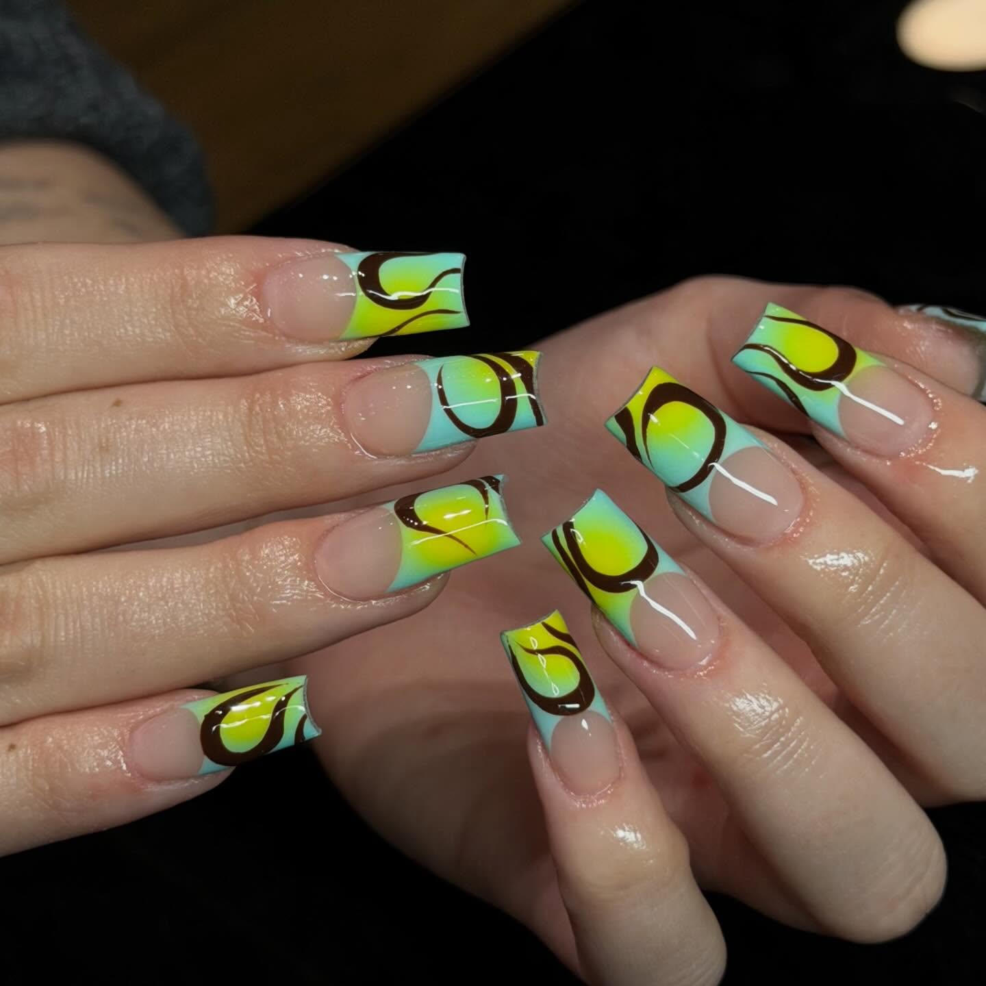 nasty with the pucci outfit 💚🤩
.
.
.
#milwaukeenailtech #nails #nailart #mkenailsalon