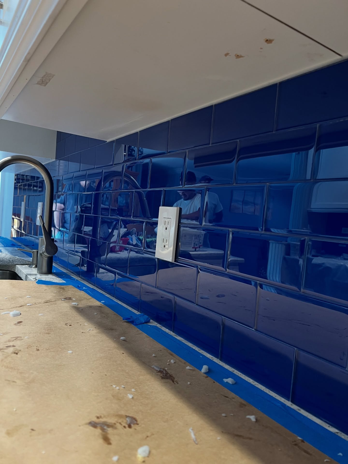 Backsplash install in Imperial Point, Fort Lauderdale
Pros agree - glass tile cuts are for the most seasoned and experienced installers because so much can go wrong.
Get perfectly cut and installed glass tile backsplash - trust Fort Lauderdale’s five-star rated specialty tile installer Broward Tile Guys.
Lynn, Axel and Isaac work every job as a team.
#tileinstaller #tileinstallation #backsplashinstall #glasstilebacksplash #fortlauderdale