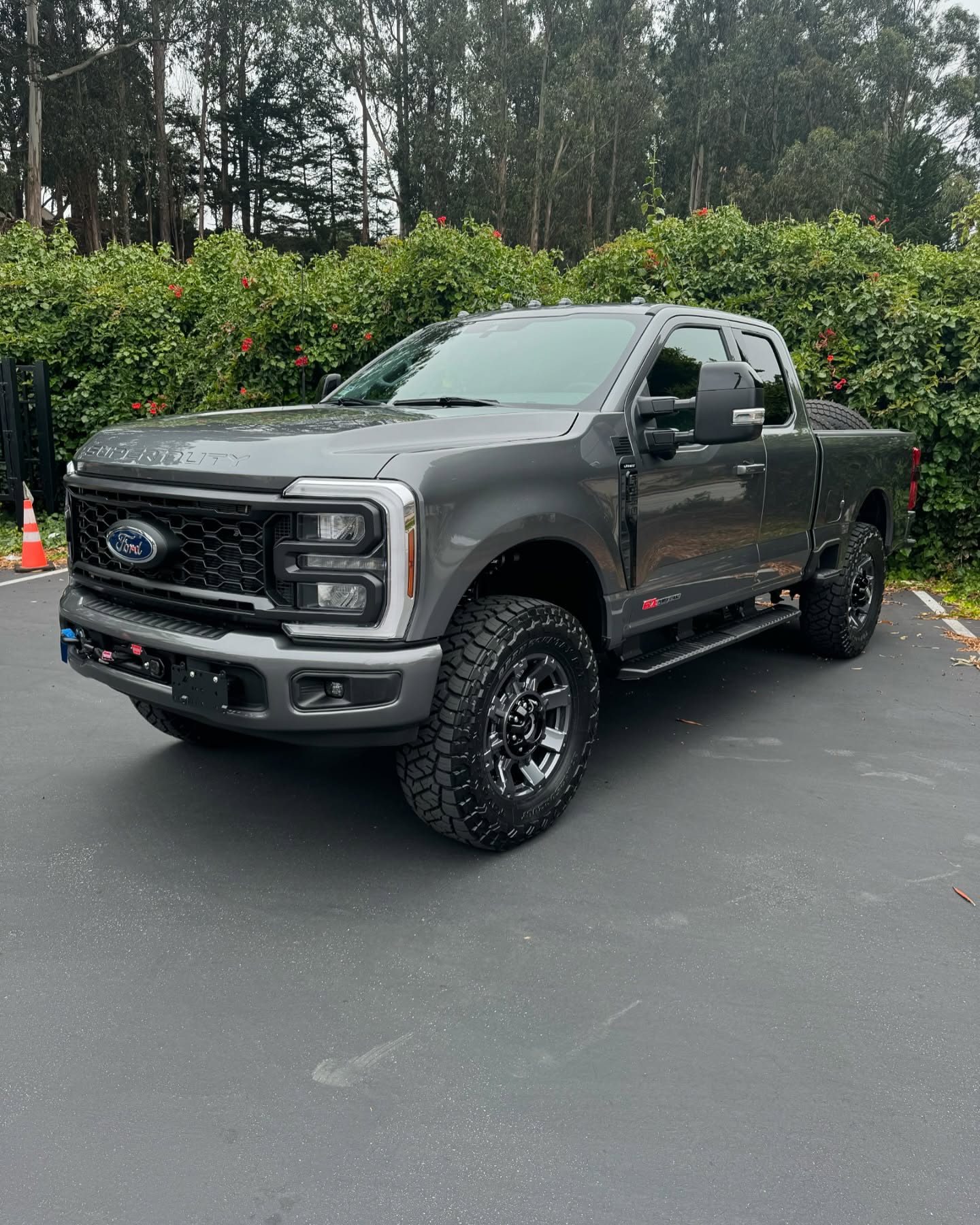 PTS Built
2024 Ford F-350
Customer came in for the following
•Carli E-Venture Kit
•Carli Radius Arms
•Carli Torsion Sway Bar & End Links
•Carli High Mount Steering Stabilized
•37x12.5r20 Toyo RT Trail Tires
•Retrax Pro Electric Bed Cover
•MBRP Over the Axle Exhaust
•Limitless Autoworks Headlight & Taillight Stroke Kit
Customer will be bringing the truck back soon to get some ReadyAir helper bags installed as well as the Air Logic Compressor System
#pts #ptsbuilt #precisiontruckspecialties #leveledon37s #alumiduty #powerstroke #highoutputpowerstroke #diesel #cjcoffroad #carlisuspension #toyotires #realtruck #limitlessautoworks #extendedcab #superduty