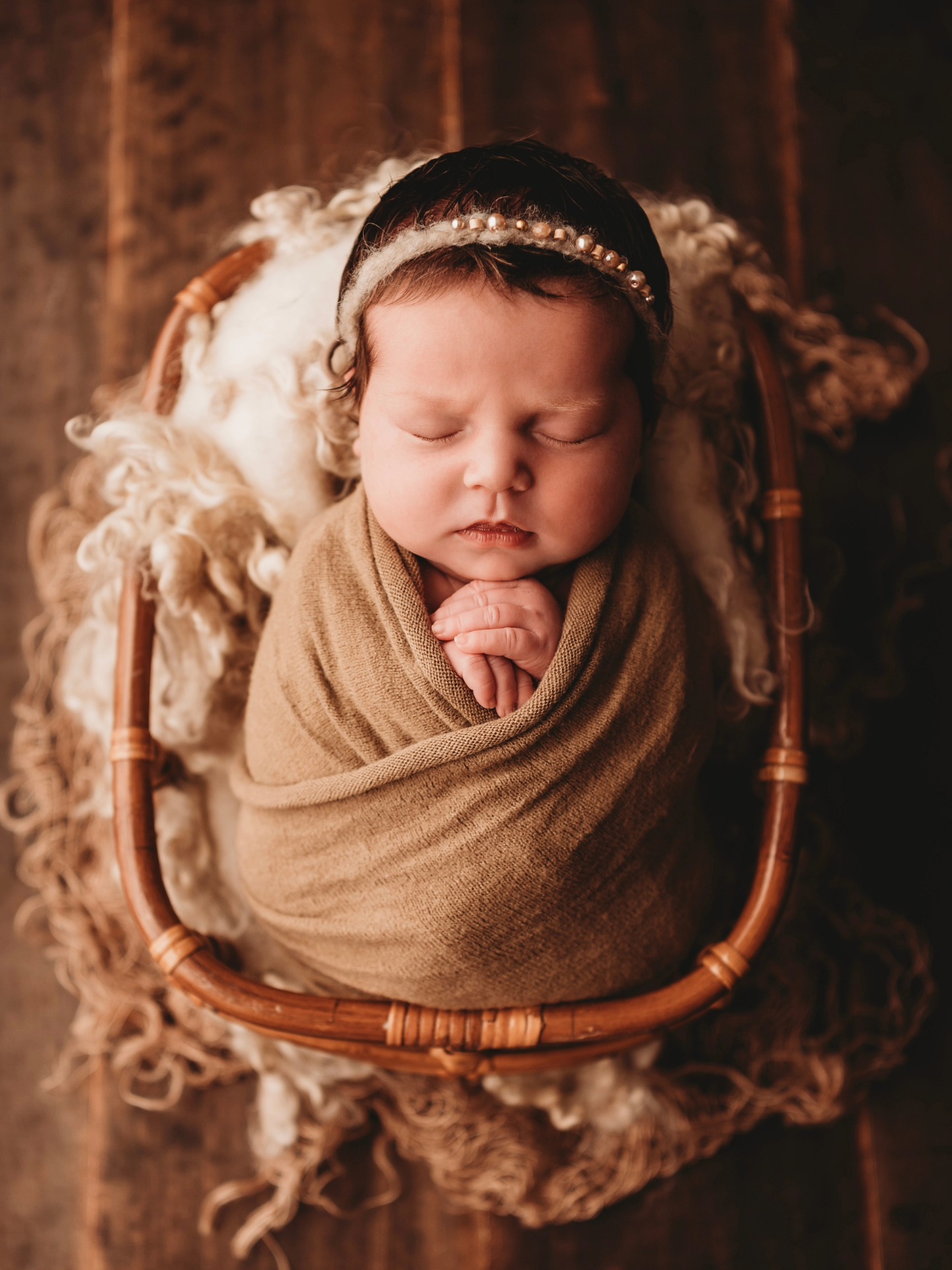 I still adore a little bit of a posed newborn session in the studio.
I know a lot have people have lost interest in this style of newborn sessions, but still love just how sweet and relaxed they are all curled up just like when they were in the womb. The sense of calm a baby gets when all snuggled up is just magic āØļø
www.jessannephotography.com.au
#sydneybabyphotographer
#sydneynewbornphotographer
#sydneyfamilyphotographer