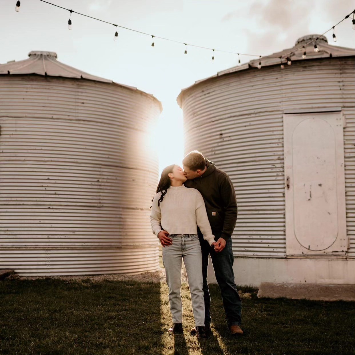 Choosing our favorites from this engagement session was def a challenge- we loved each photo!
@ashleigh_parker_ made magic with Rebekah and Connor's engagement session on the farm! You would never believe it was cold & windy- each moment captured was absolute perfection. October can't come soon enough @liwosz !!! So excited for your special day.
Photographer: @ashleigh_parker_