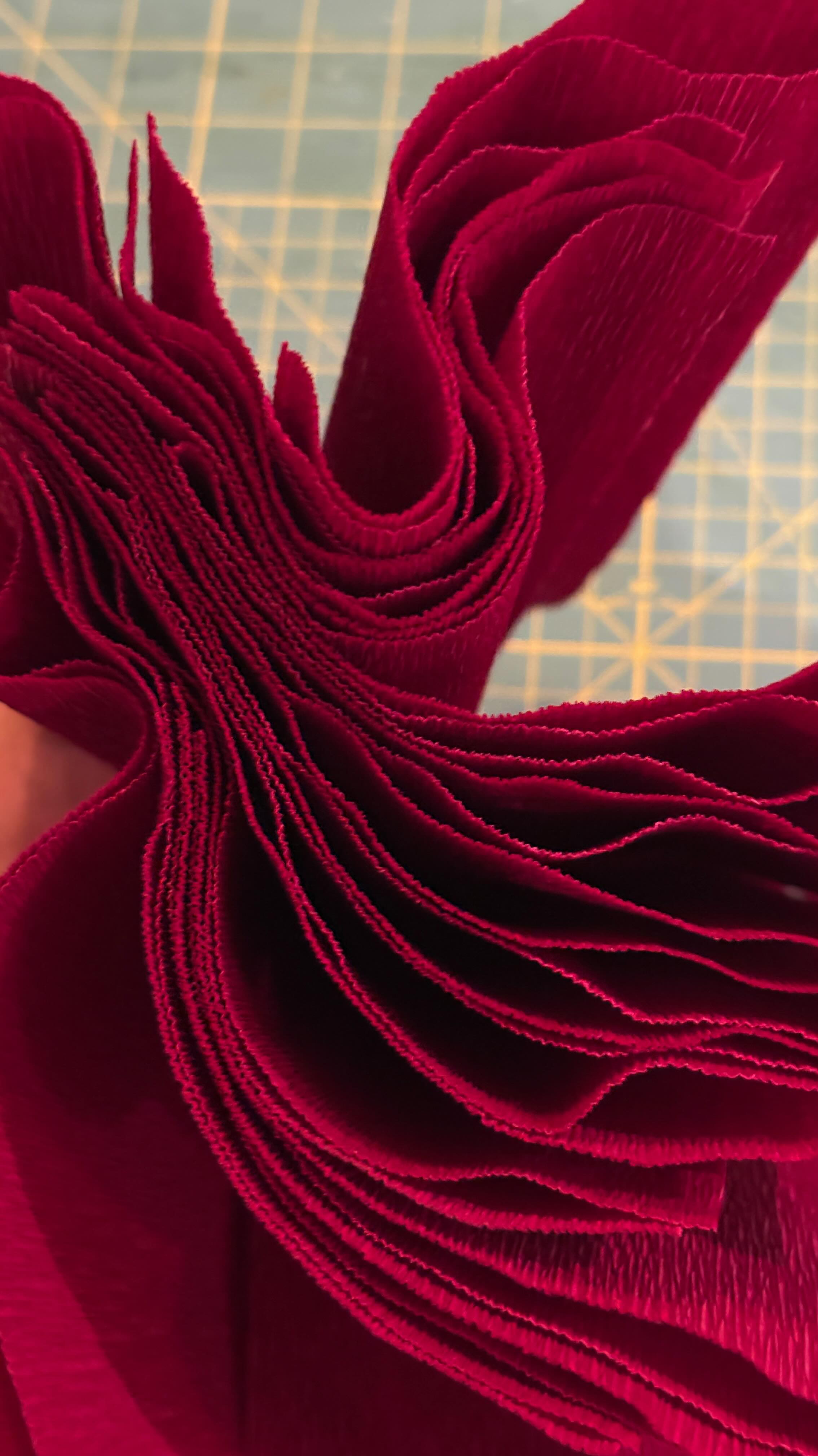 This is what happens when you want to start a small business, but are forever unhappy with finding the right source and supply. I snowballed, and ended up buying rolls of paper and doing it myself!
Temu definitely has its cheap perks, and I’ve found my fair share of useful bits and bobs off there.
But there’s a hard line when it comes to art. If you buy fake flowers from Temu, it looks like you bought fake flowers from Temu.
I don’t make the rules. 💃
#giantpaperflowers