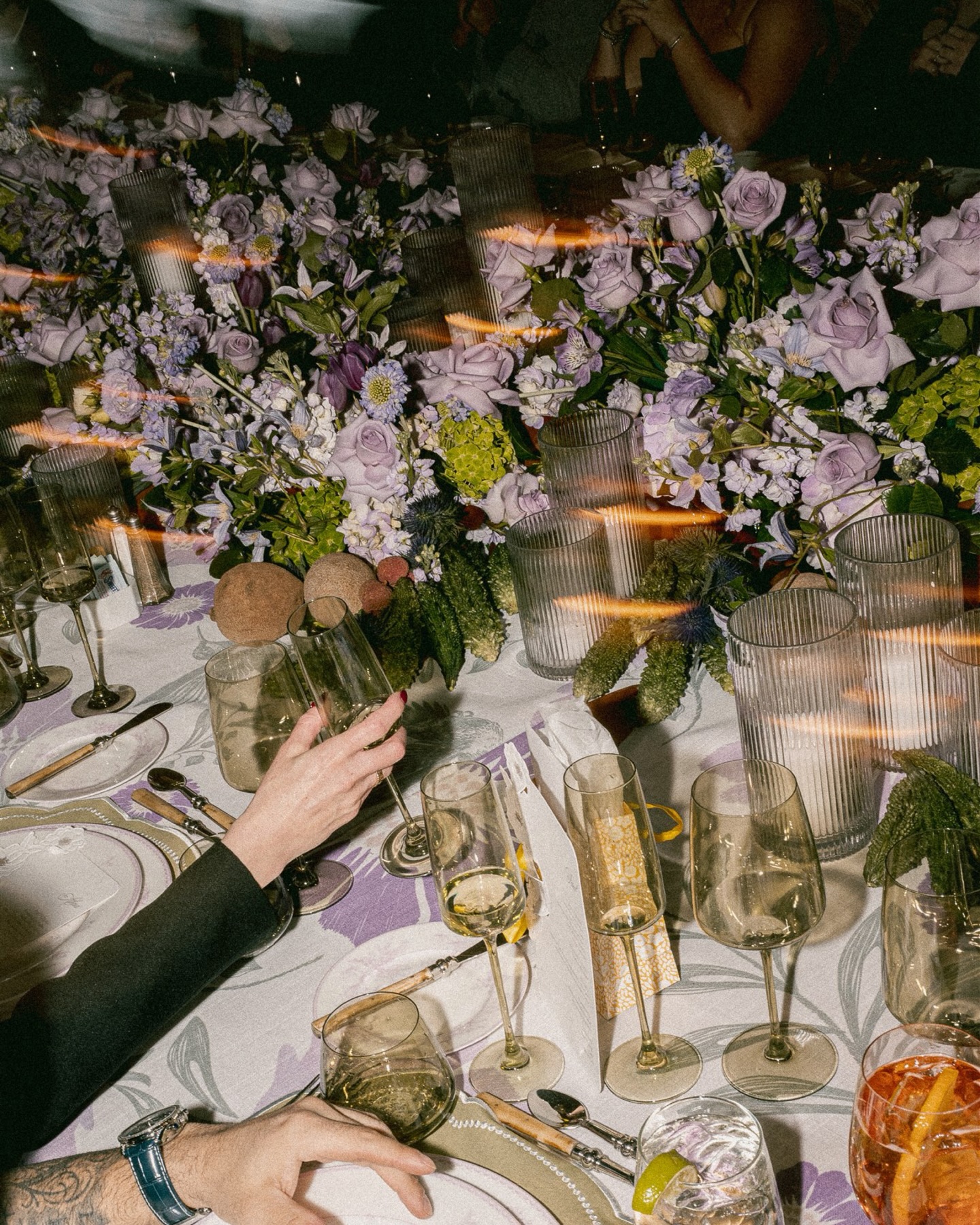 this was too pretty not to share 🌸
Photography: @sollisstudio
@annalacivitadesigns
@frankreaeventdesigns
@finecakesbyzehraofficial
@soprettyinprint
@decorandfiesta
@tabletalesinc
@coppercreekeventspace