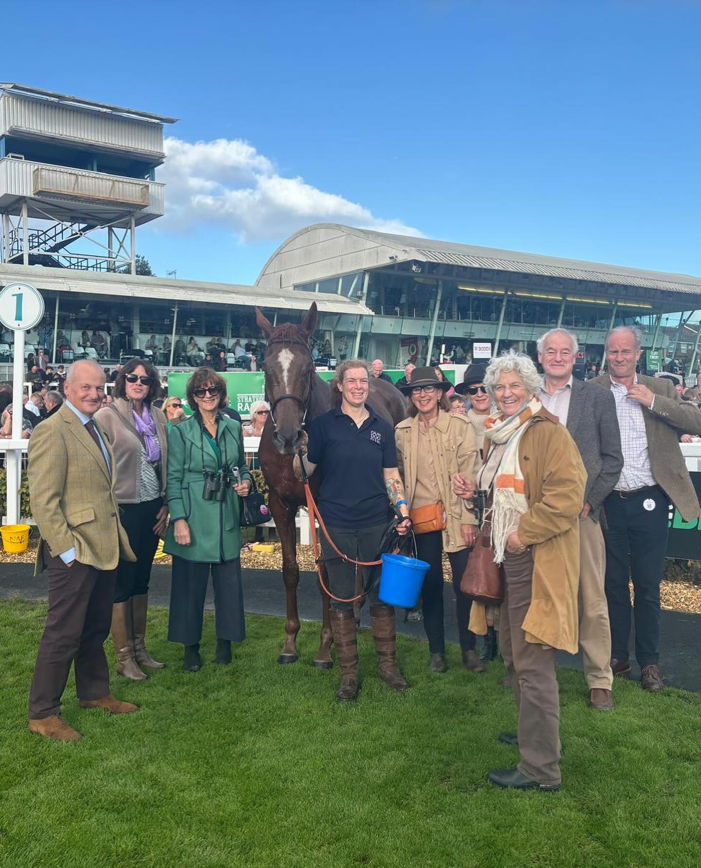 The ups and downs (literally!) …💙Lud’Or💙 makes a very pleasing British debut @stratfordracecourse 🥈 under Harry Cobden whilst poor Night Jet and @katie_powell125 were brought down on the flat. Thankfully both horse and rider live to fight another day 🙏 #nationalhuntracing #teamsymonds #tomsymondsracing #herefordshire #dasoncourt #redmillshorsefeeds #gundoggin