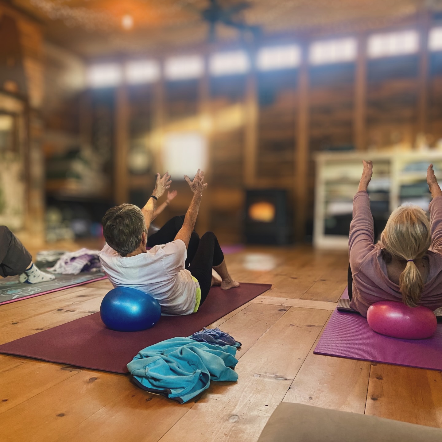 Mat Pilates
Wednesdays at 5:30 PM
Lulu’s Barn • Westport Island
Come try something new. Your core will thank you.
Link in bio to book. Go to the ‘Yoga in the Barn’ tab.
Or, lulusbarn.com
#pilates #mainewellness #corestrength #westportislandmaine #movementismedicine