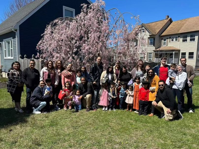 Congratulations to all of the Nashua graduates this graduation season! Your hard work has paid off 🥳🎓. Here are some photos from the end of the year celebration of our Preschool Activity Group 🧡 💐
Huge thank you to our friends at Arlington Street United Methodist Church and Rivier University!